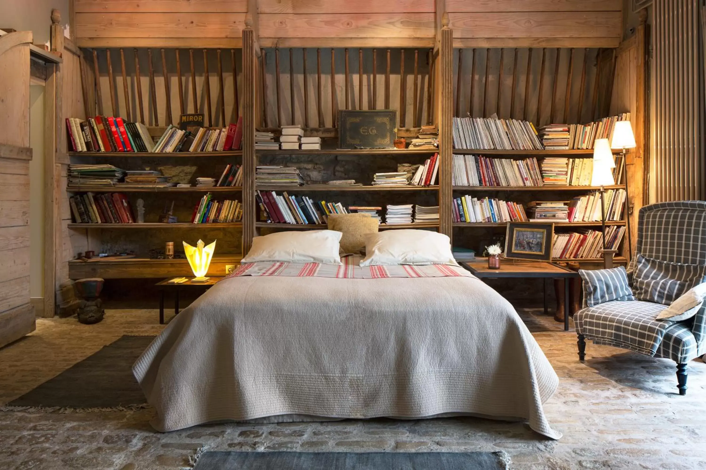 Bedroom, Library in Maison d'Hôte de Myon