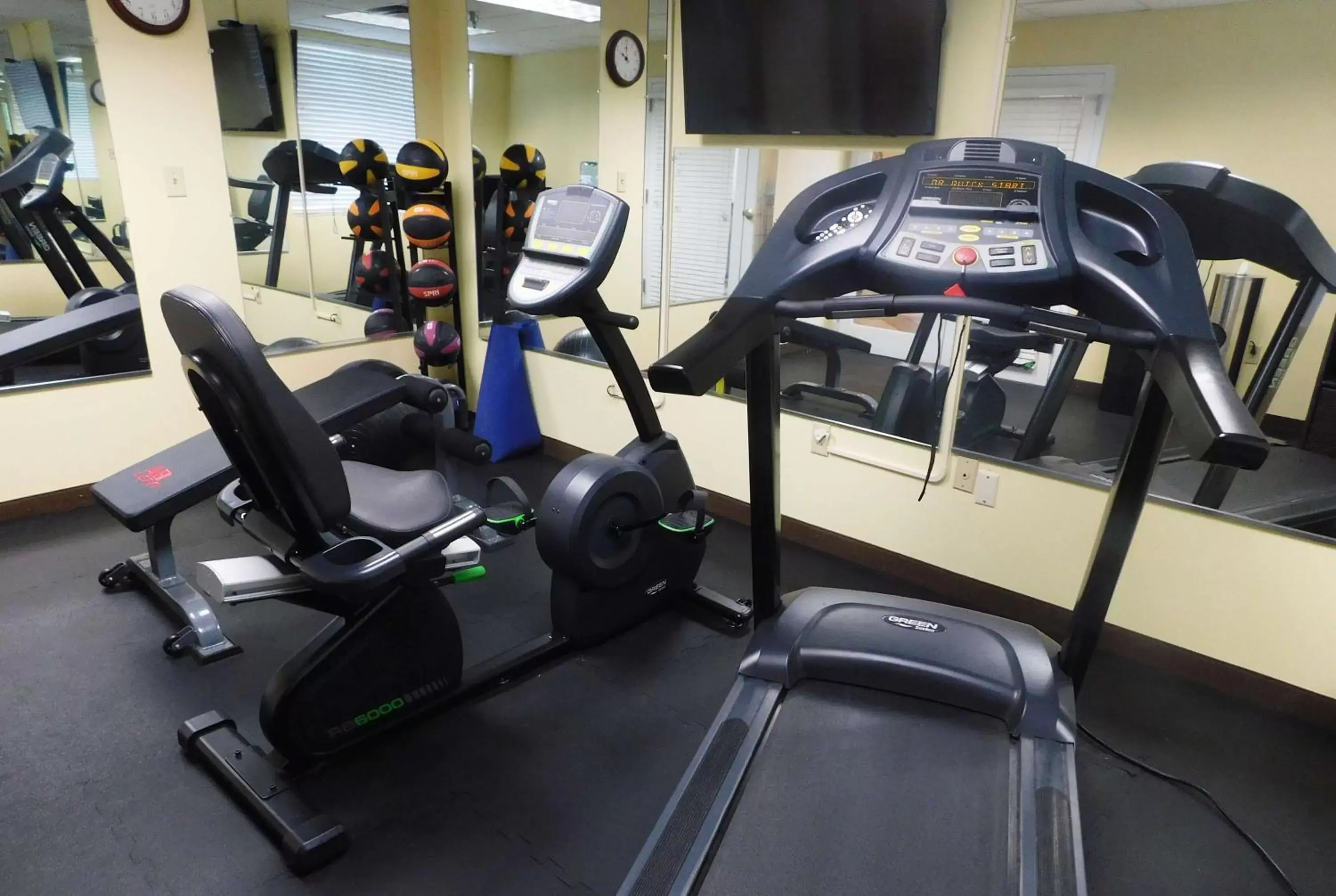 Fitness centre/facilities, Fitness Center/Facilities in Days Inn & Suites by Wyndham Pocahontas