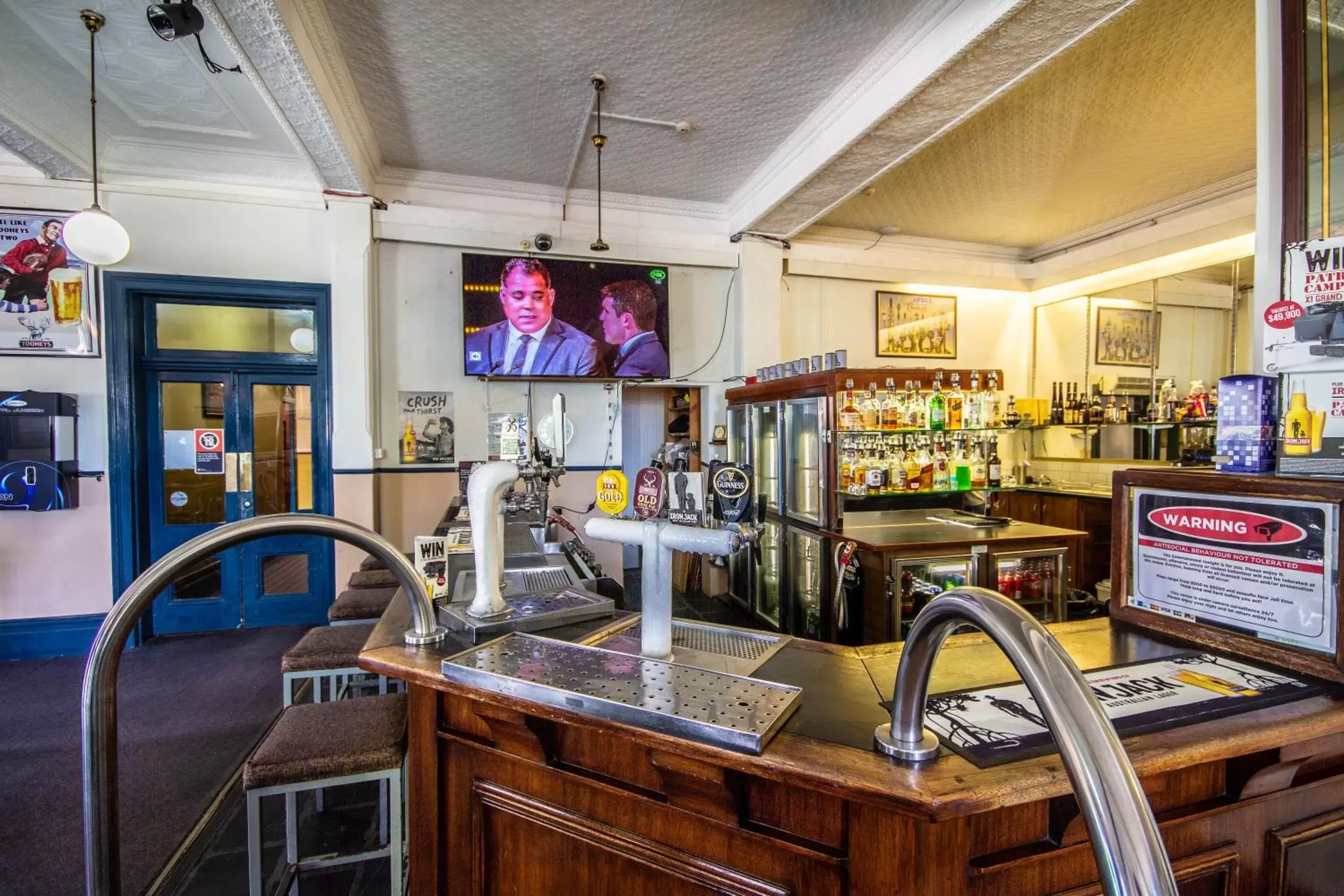 Lounge or bar, Restaurant/Places to Eat in Bellbird Hotel