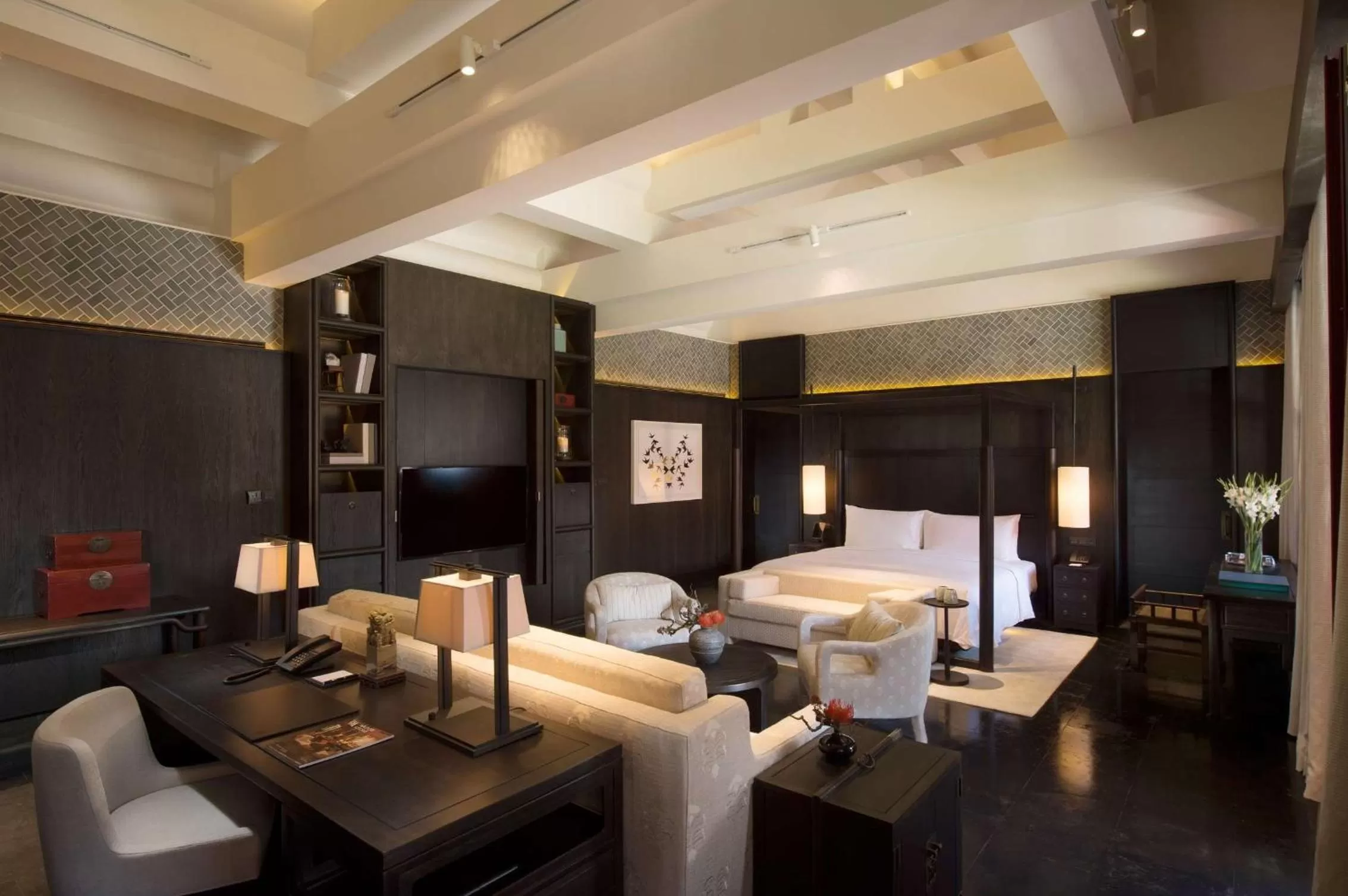 Bed in Waldorf Astoria Beijing