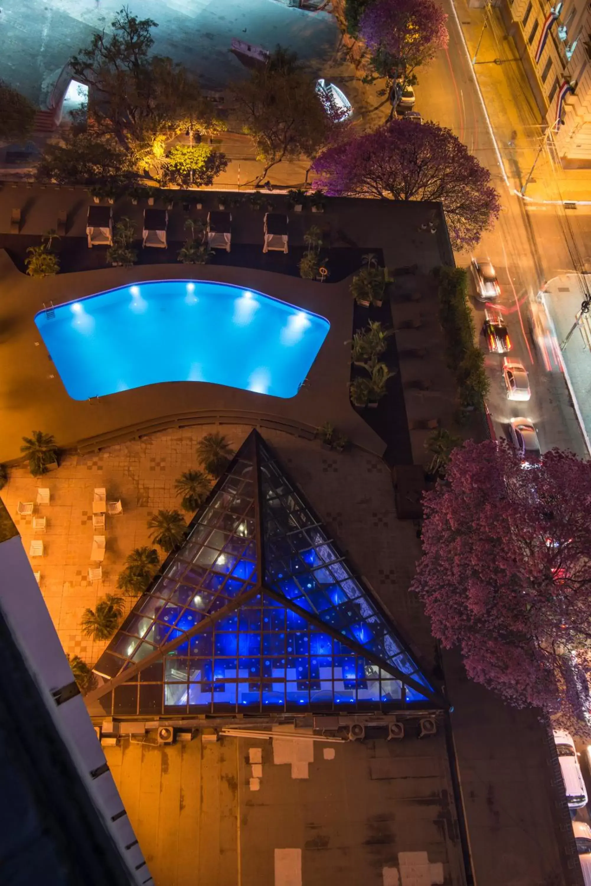 Patio, Pool View in Hotel Guarani Asuncion