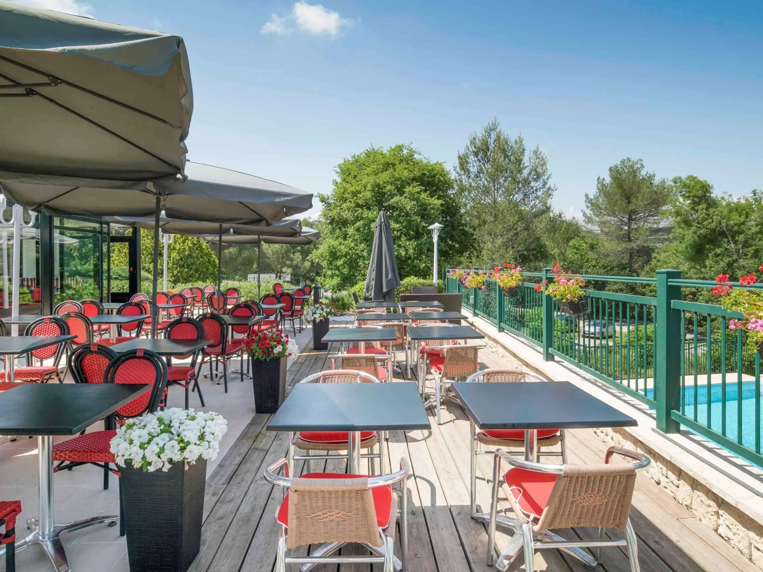 Restaurant/Places to Eat in ibis Antibes Sophia-Antipolis