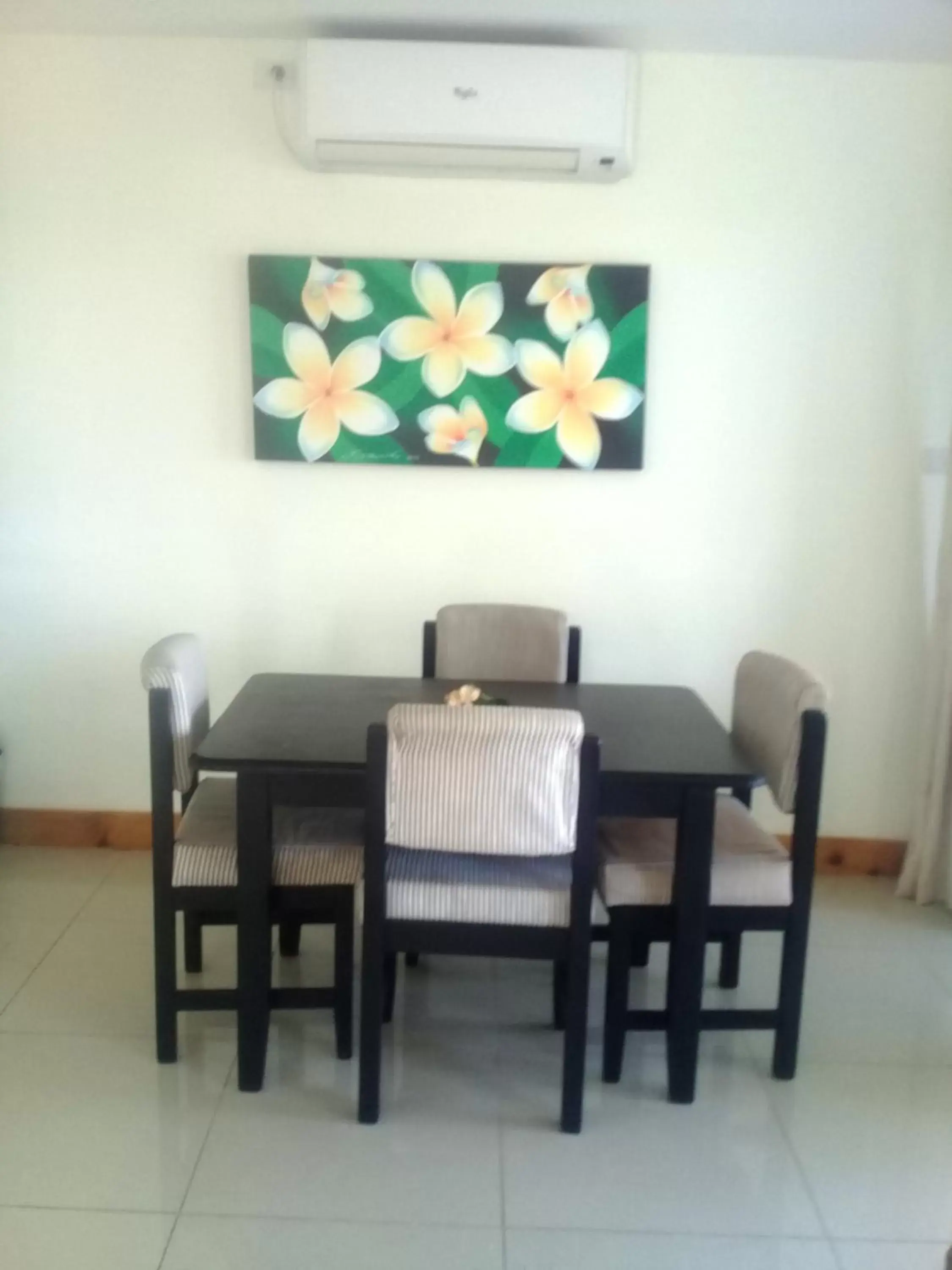 Dining Area in Anchorage Beach Resort