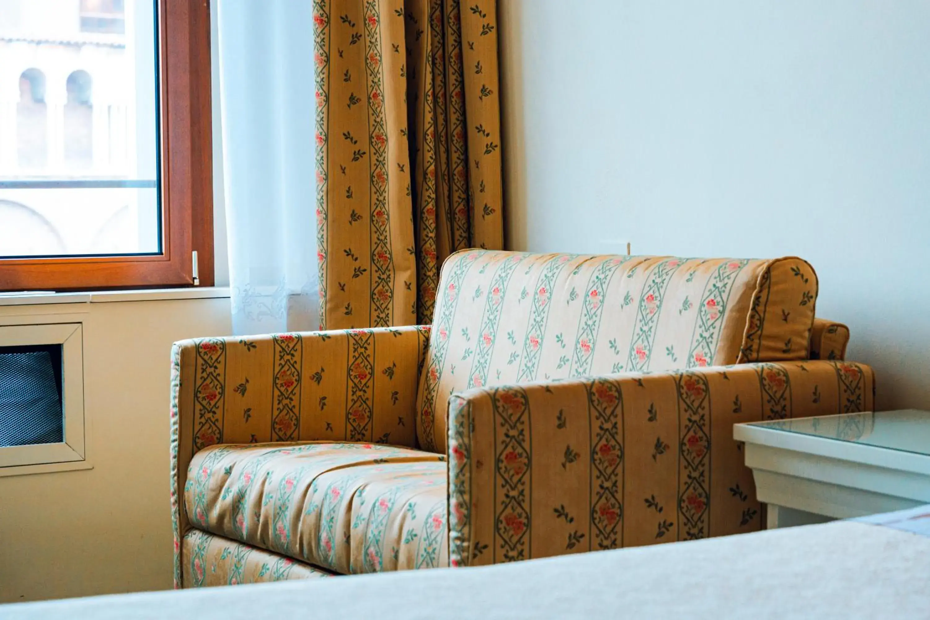 Seating Area in Hotel Torre della Vittoria 1928