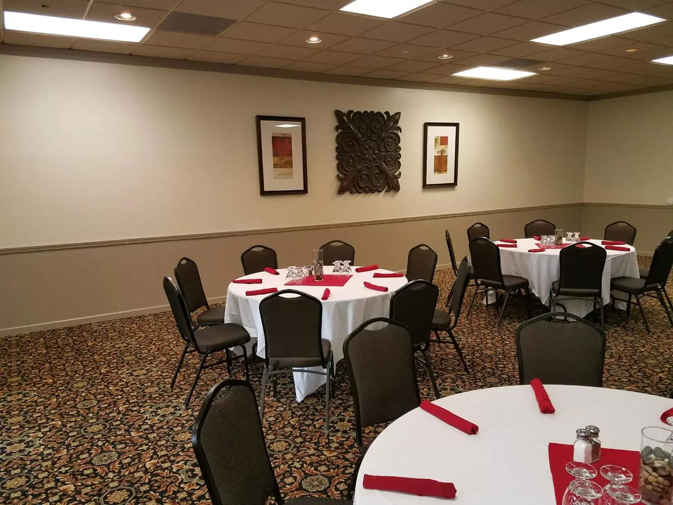 Business facilities, Restaurant/Places to Eat in Arrowwood Resort and Conference Center