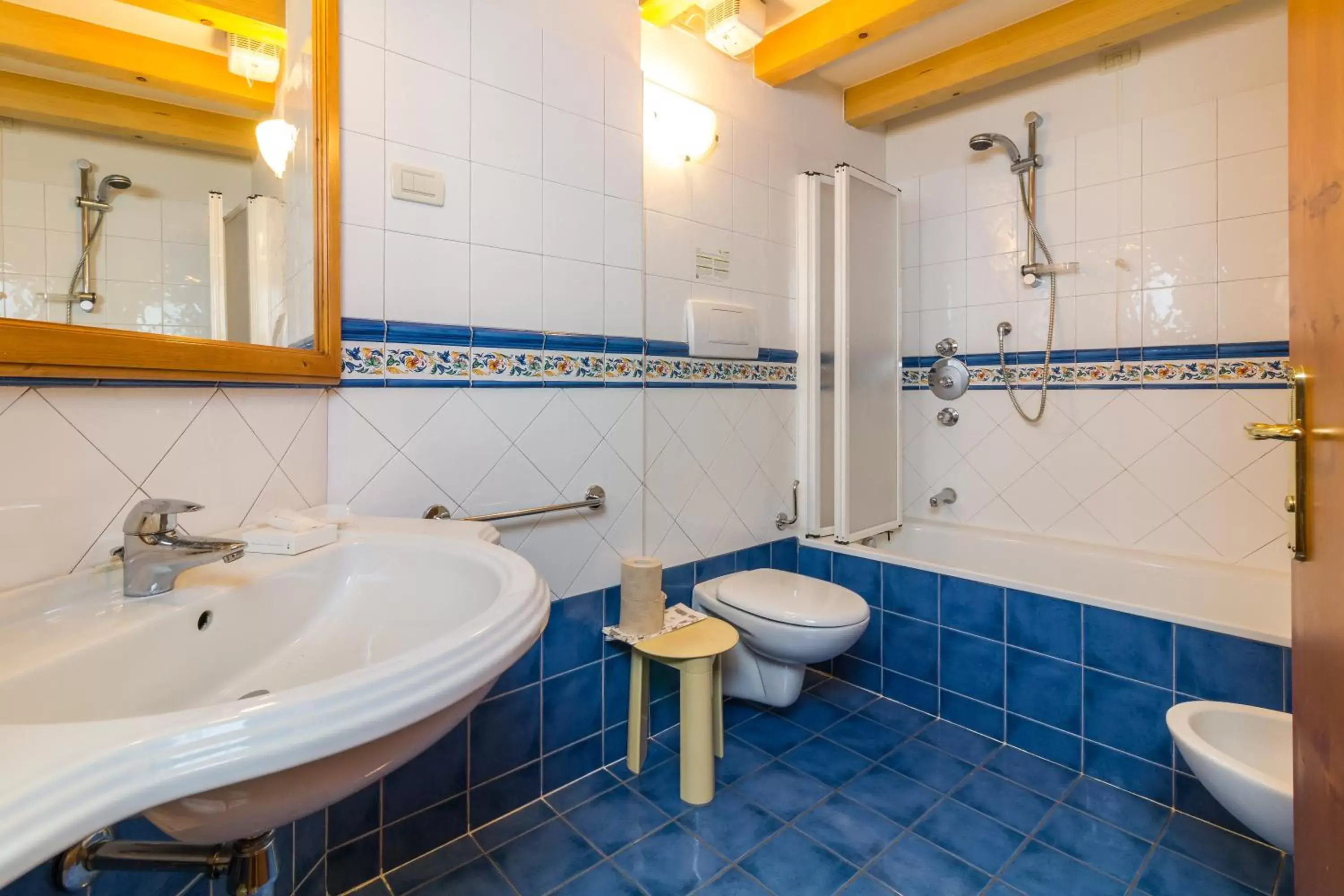 Toilet, Bathroom in Hotel Bonapace ***S
