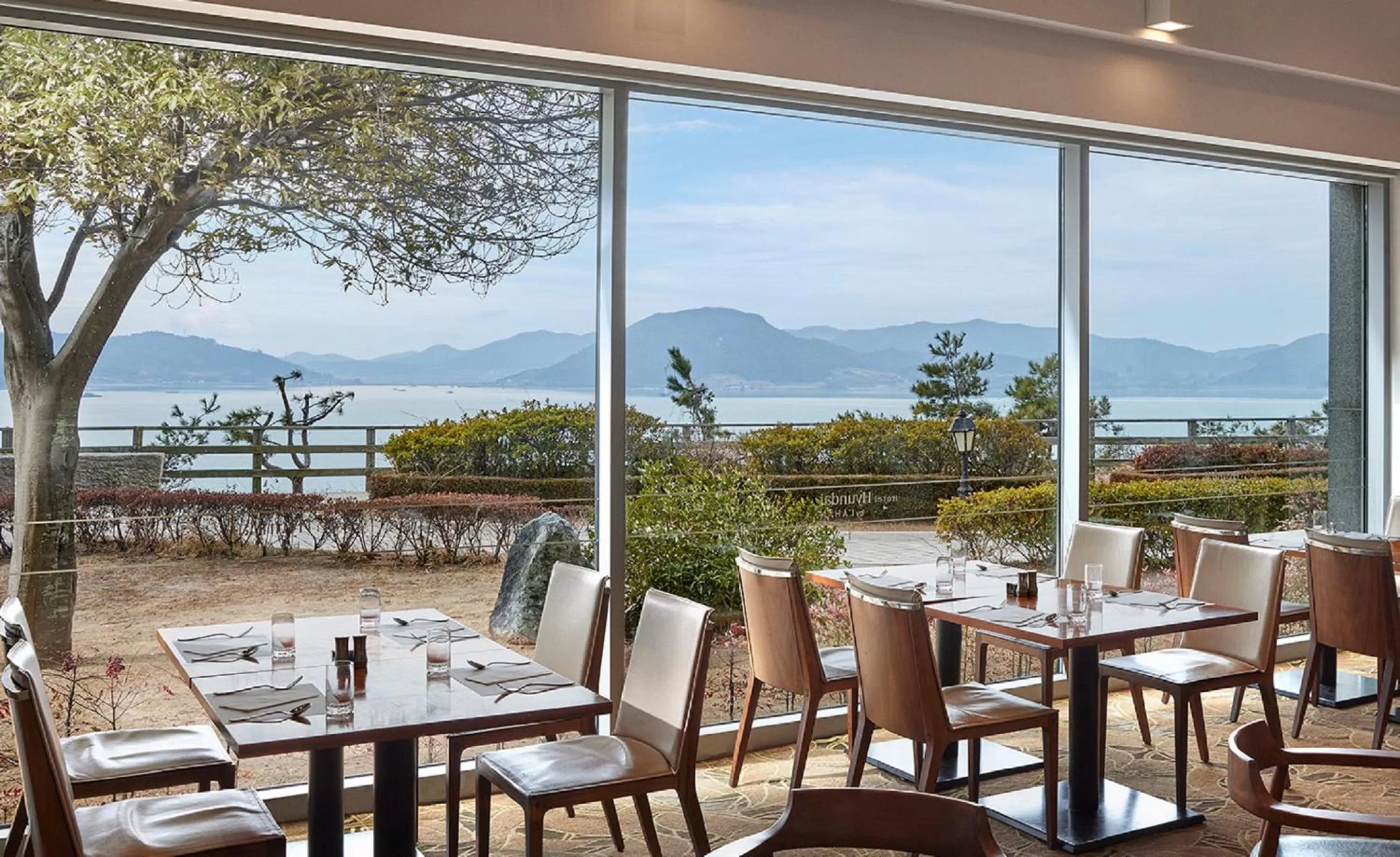 Special Offer - Junior Suite Twin Room - Sea View with Free Breakfast for 2 People in Hotel Hyundai by Lahan Mokpo