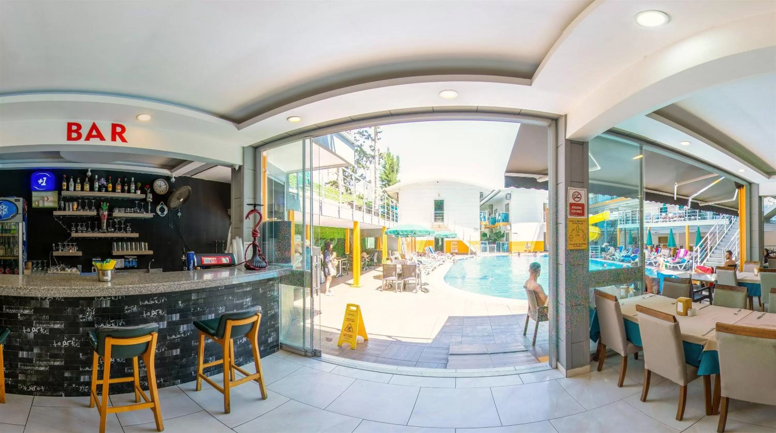 Restaurant/places to eat in Arsi Enfi City Beach Hotel