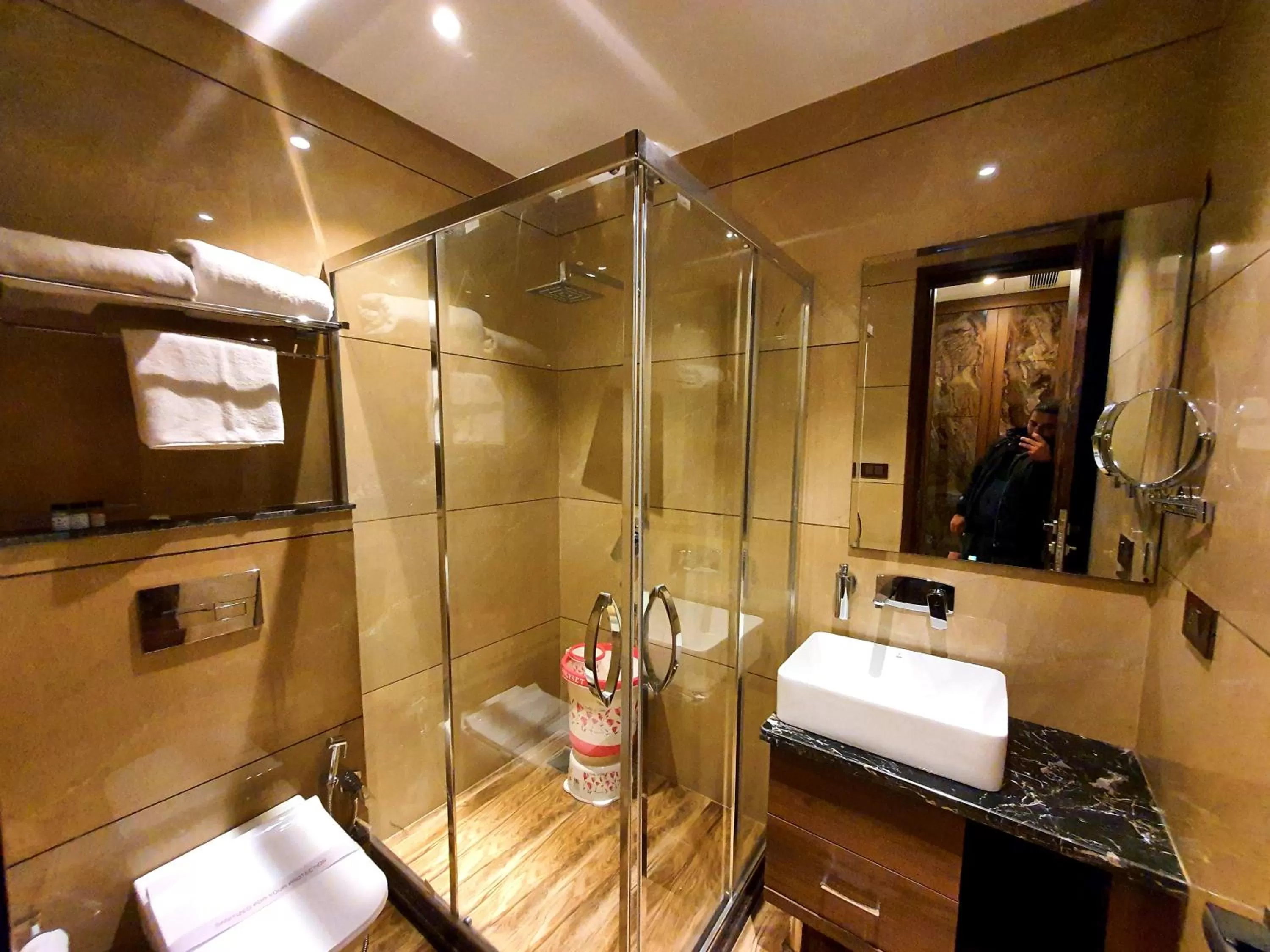 Hotel Makhan Residency