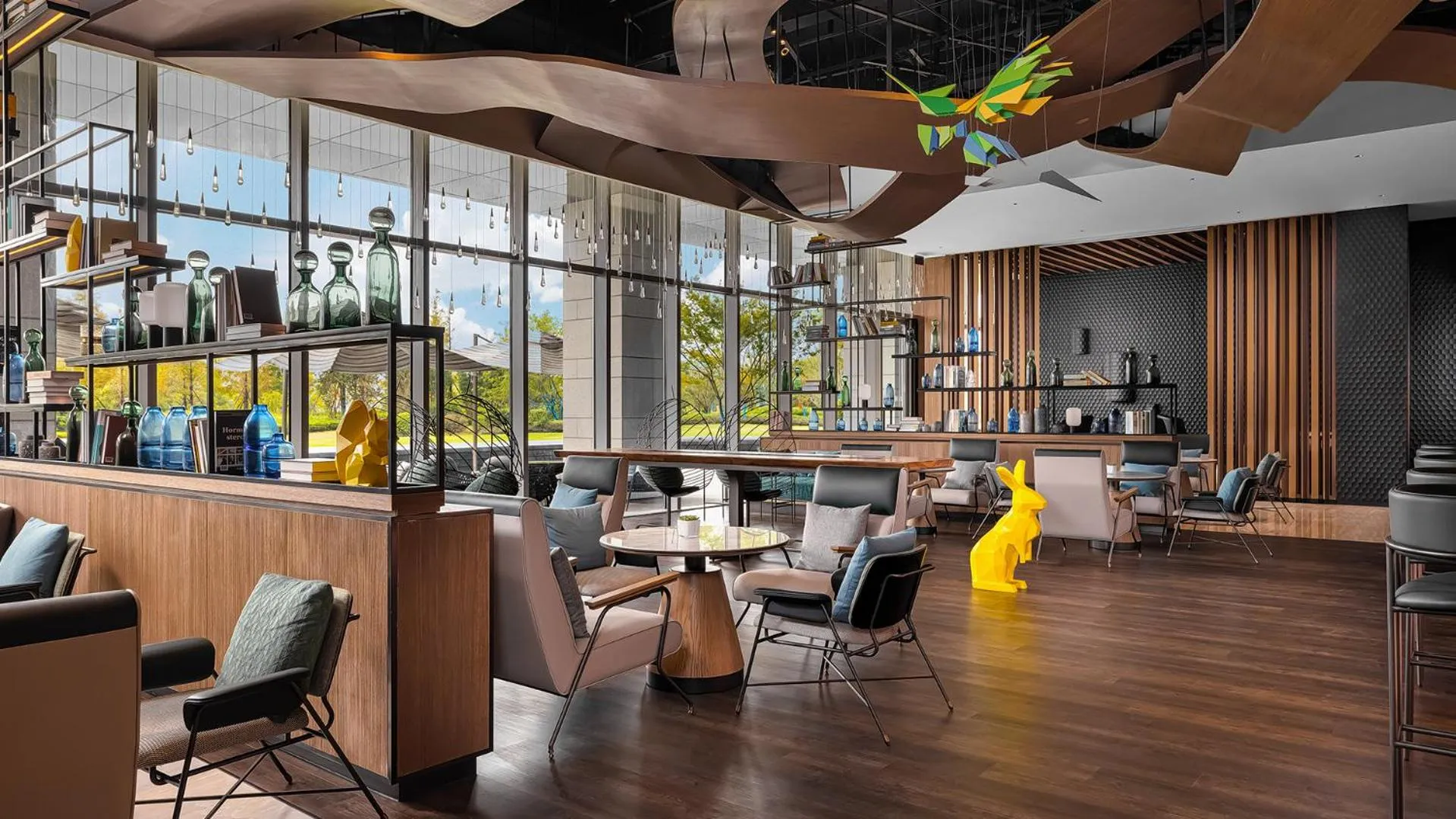 Lounge or bar in Renaissance Changzhou Wujin Hotel