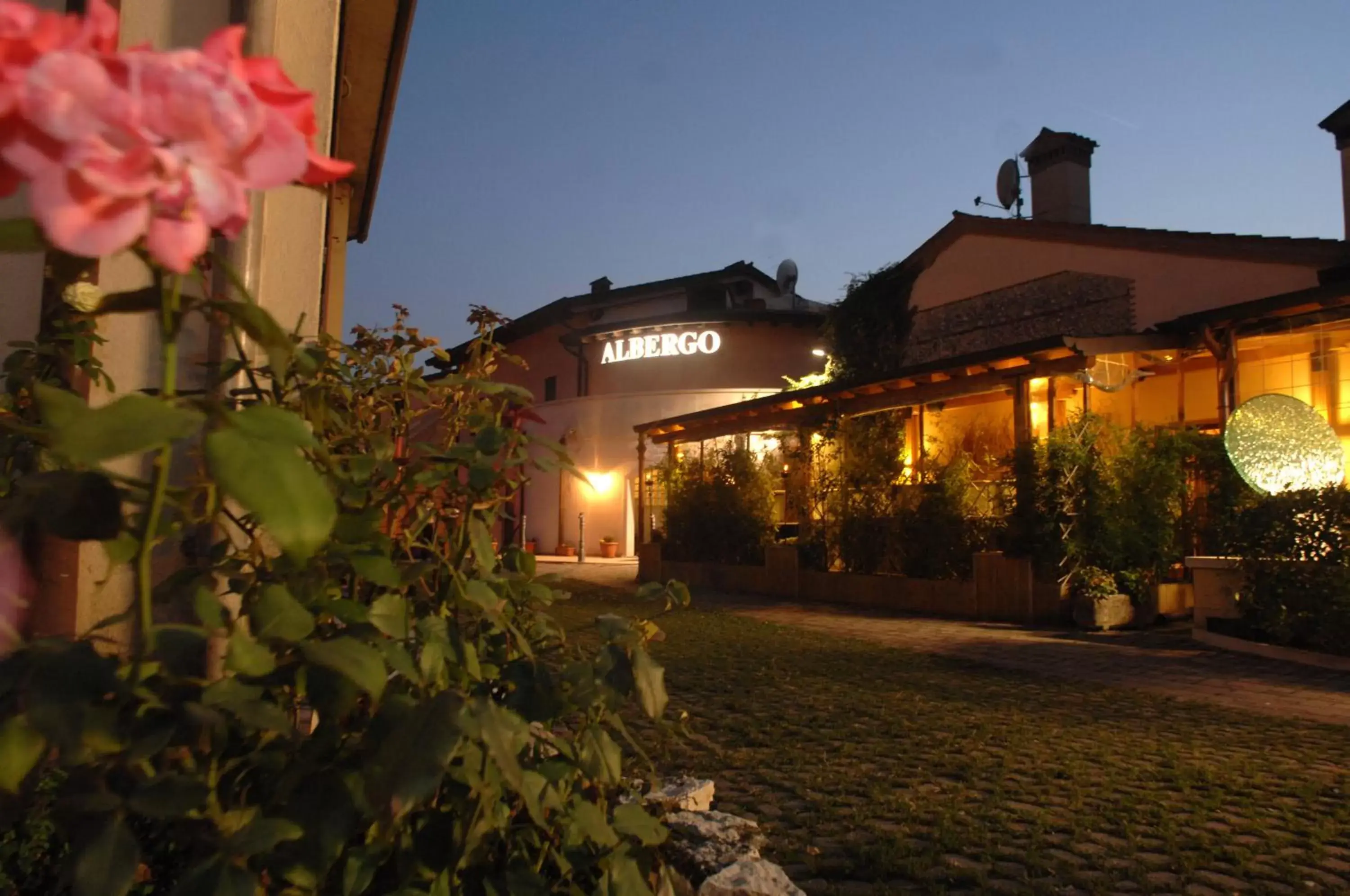 Facade/entrance, Property Building in Hotel Scaldaferro