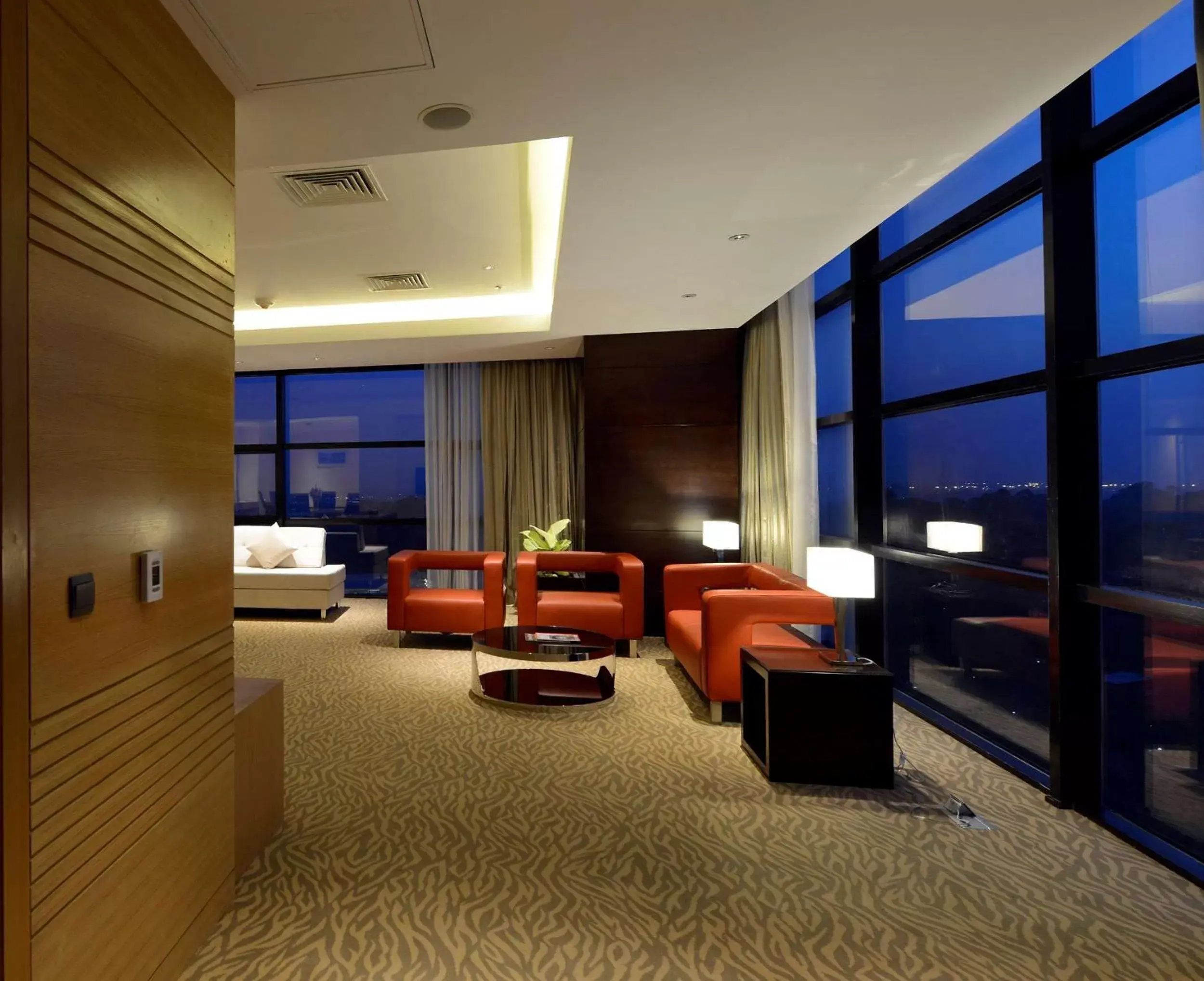 Photo of the whole room in Radisson Blu Chattogram Bay View