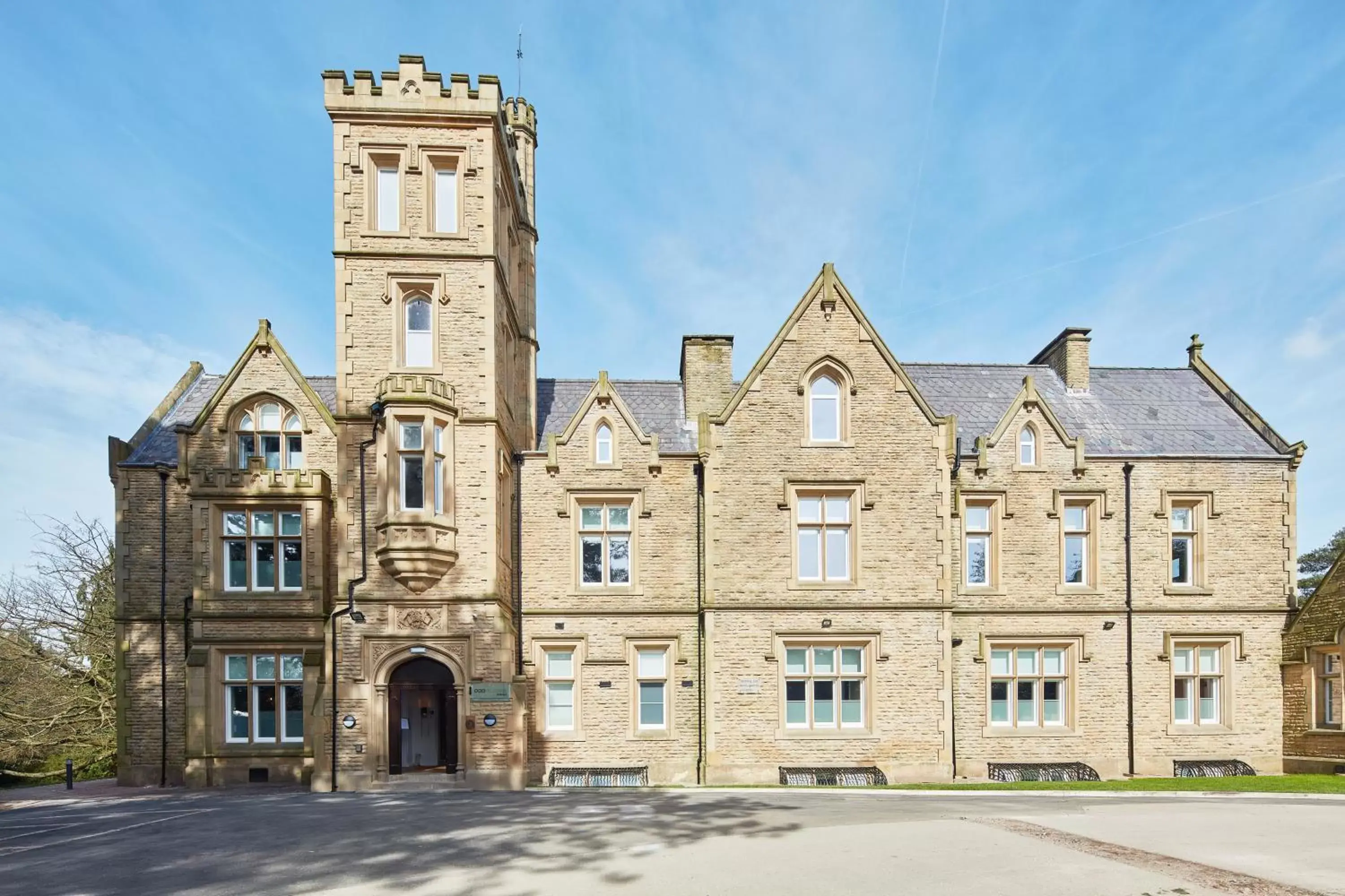 Facade/entrance in Oddfellows On The Park