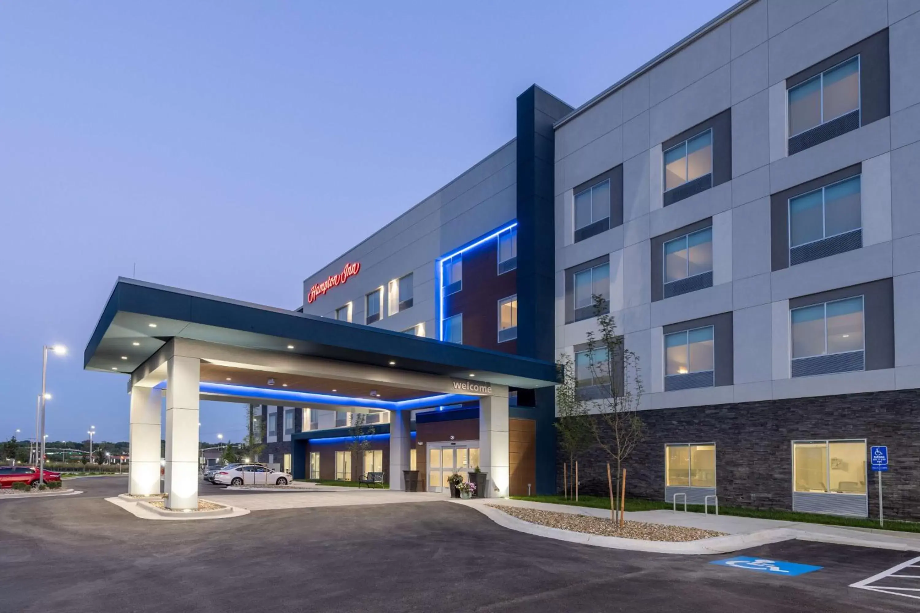 Property Building in Hampton Inn Kansas City Southeast, Mo