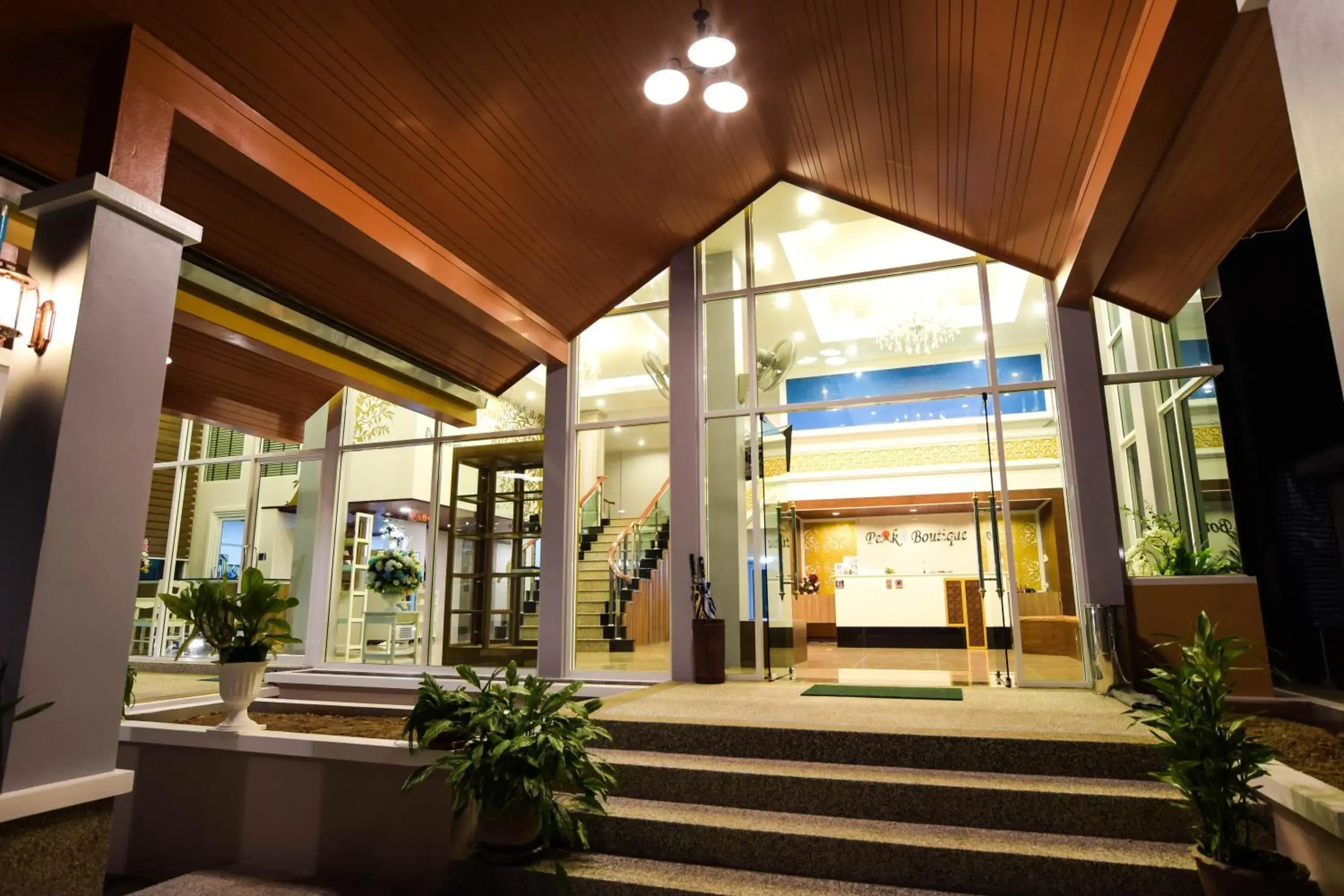 Facade/entrance, Lobby/Reception in Peak Boutique City Hotel Krabi