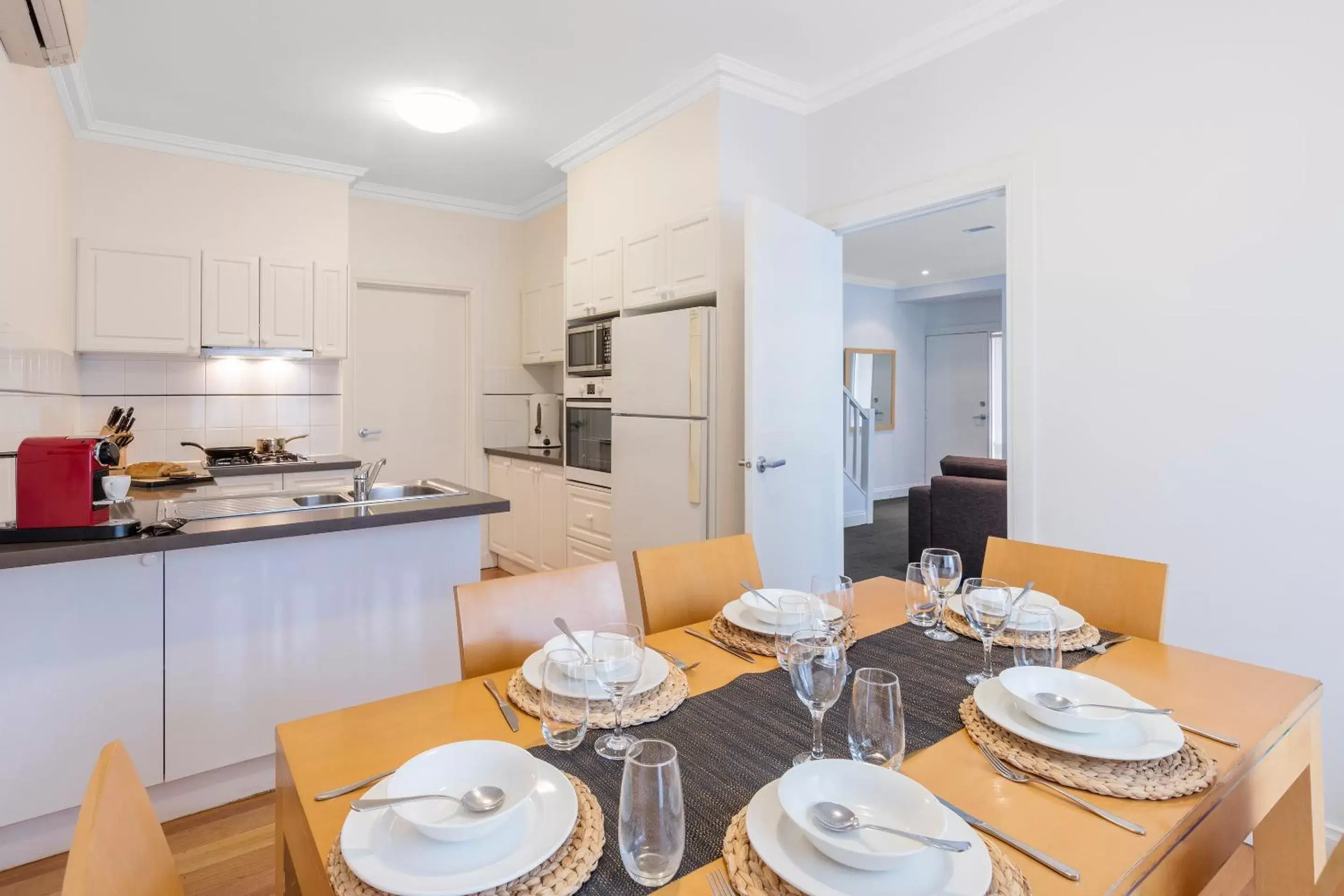 Kitchen or kitchenette, Dining Area in Kimberley Gardens Hotel, Serviced Apartments and Serviced Villas