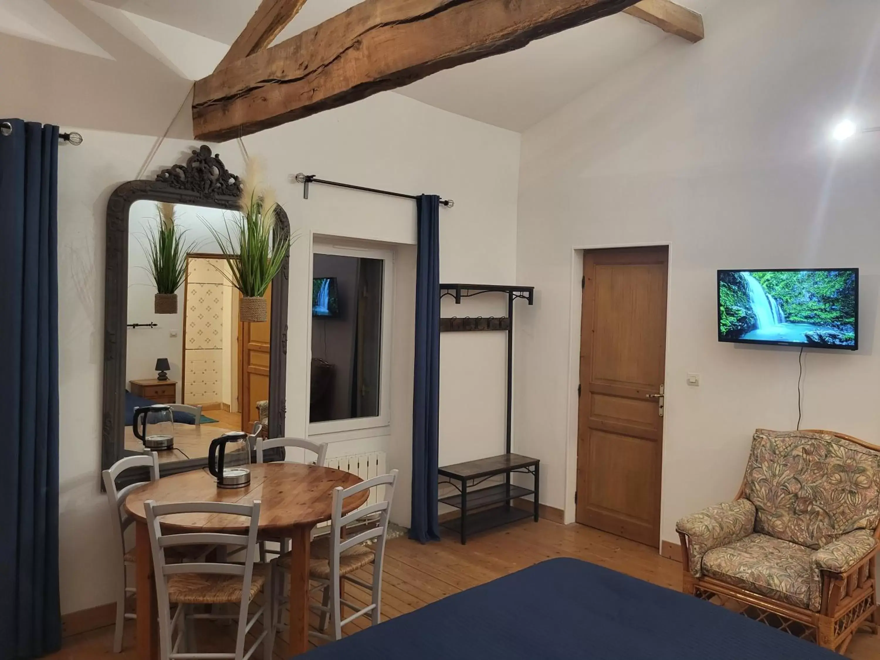 Dining Area in Domaine de La Sarrotte