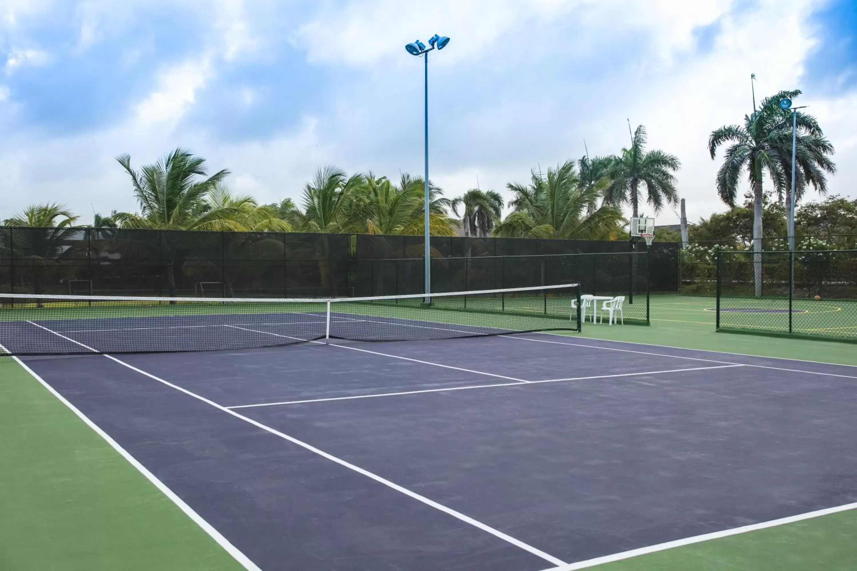 Tennis court, Tennis/Squash in Majestic Mirage Punta Cana, All Suites – All Inclusive