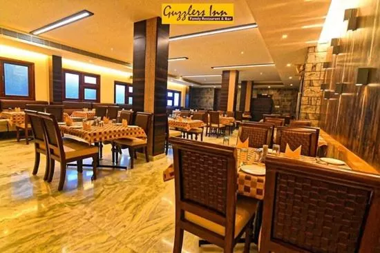 Restaurant/places to eat in Hotel Ashlesh Manipal