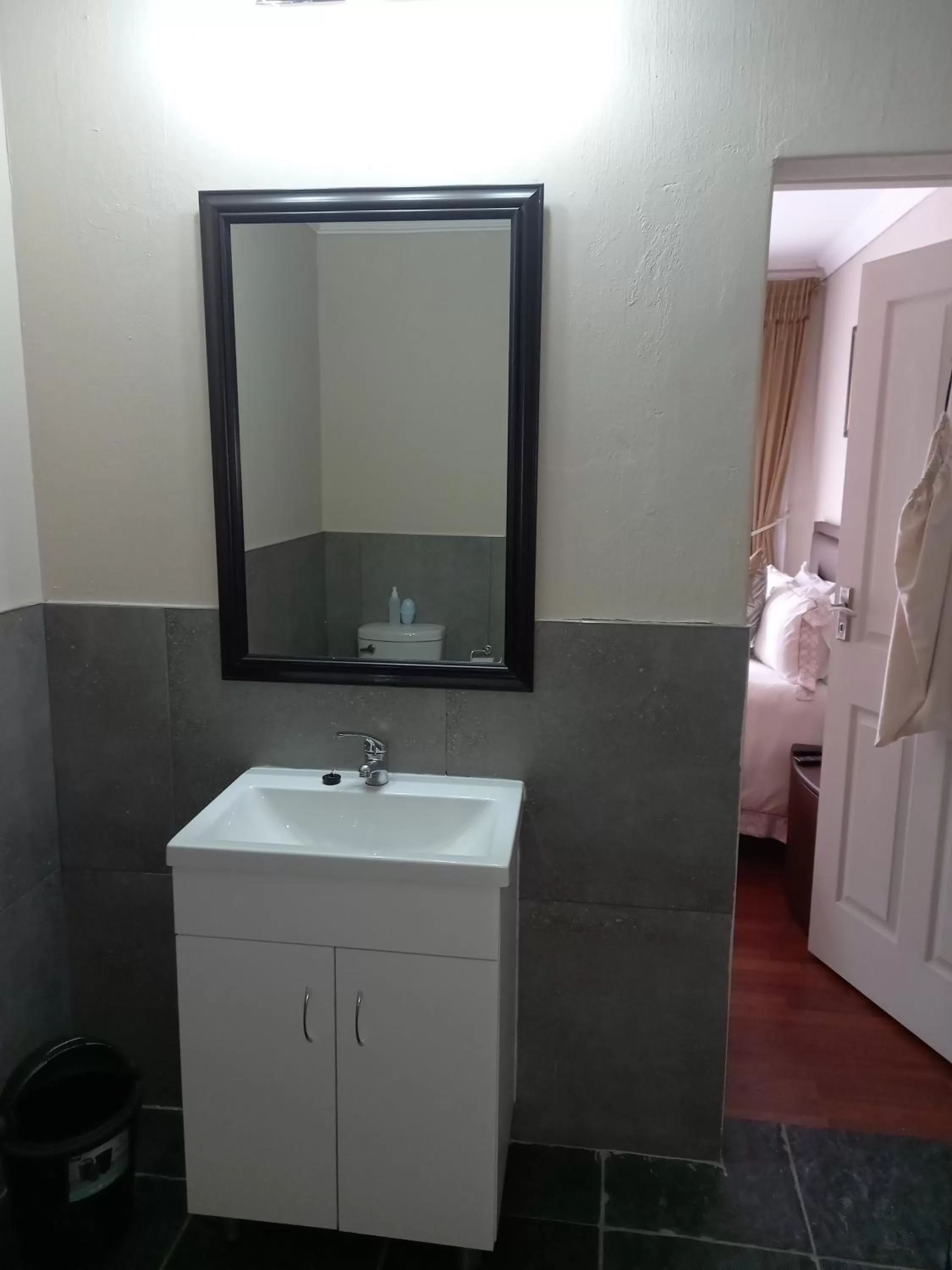 Bathroom in Troas Boutique hotel