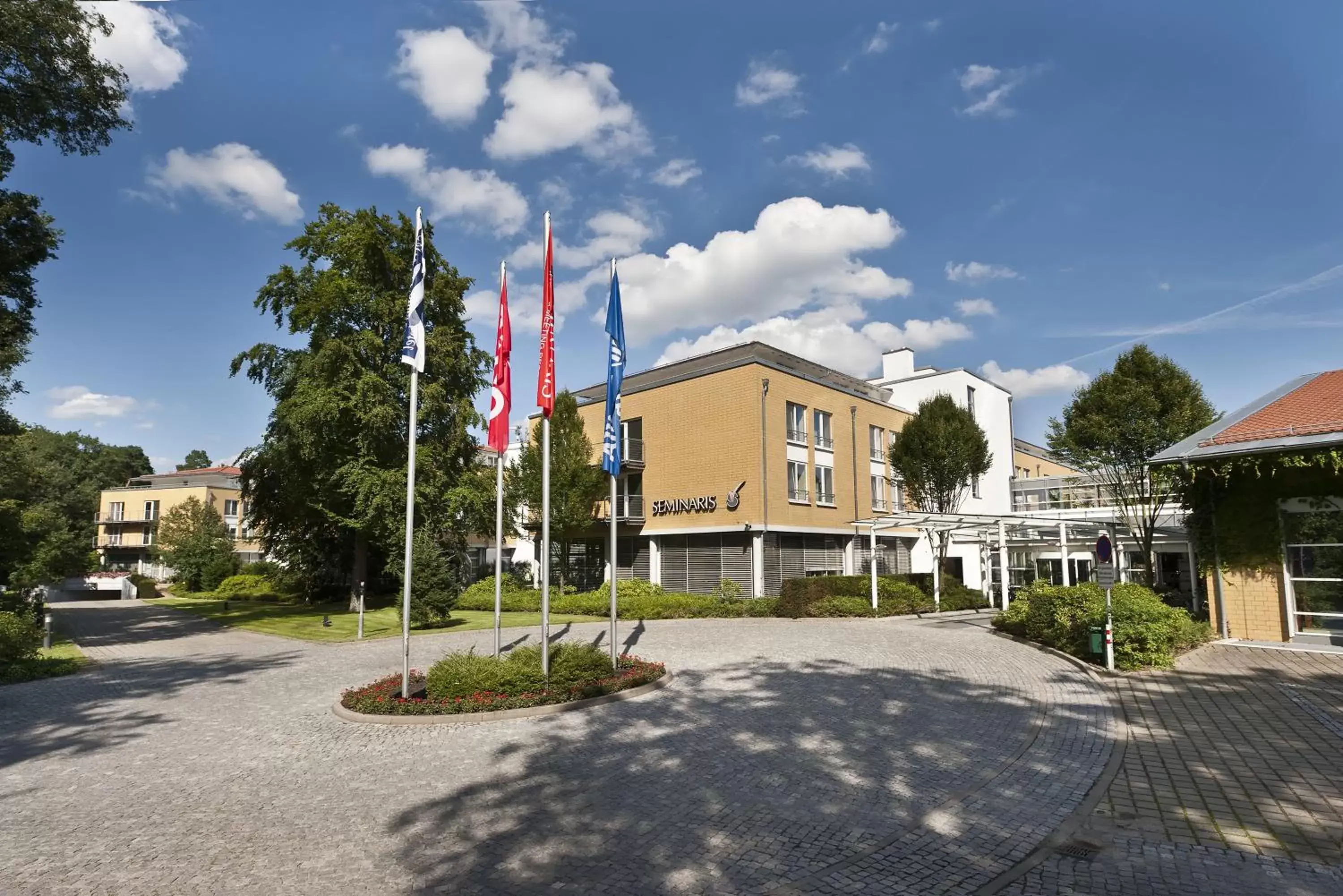 Facade/entrance, Property Building in Seminaris SeeHotel Potsdam