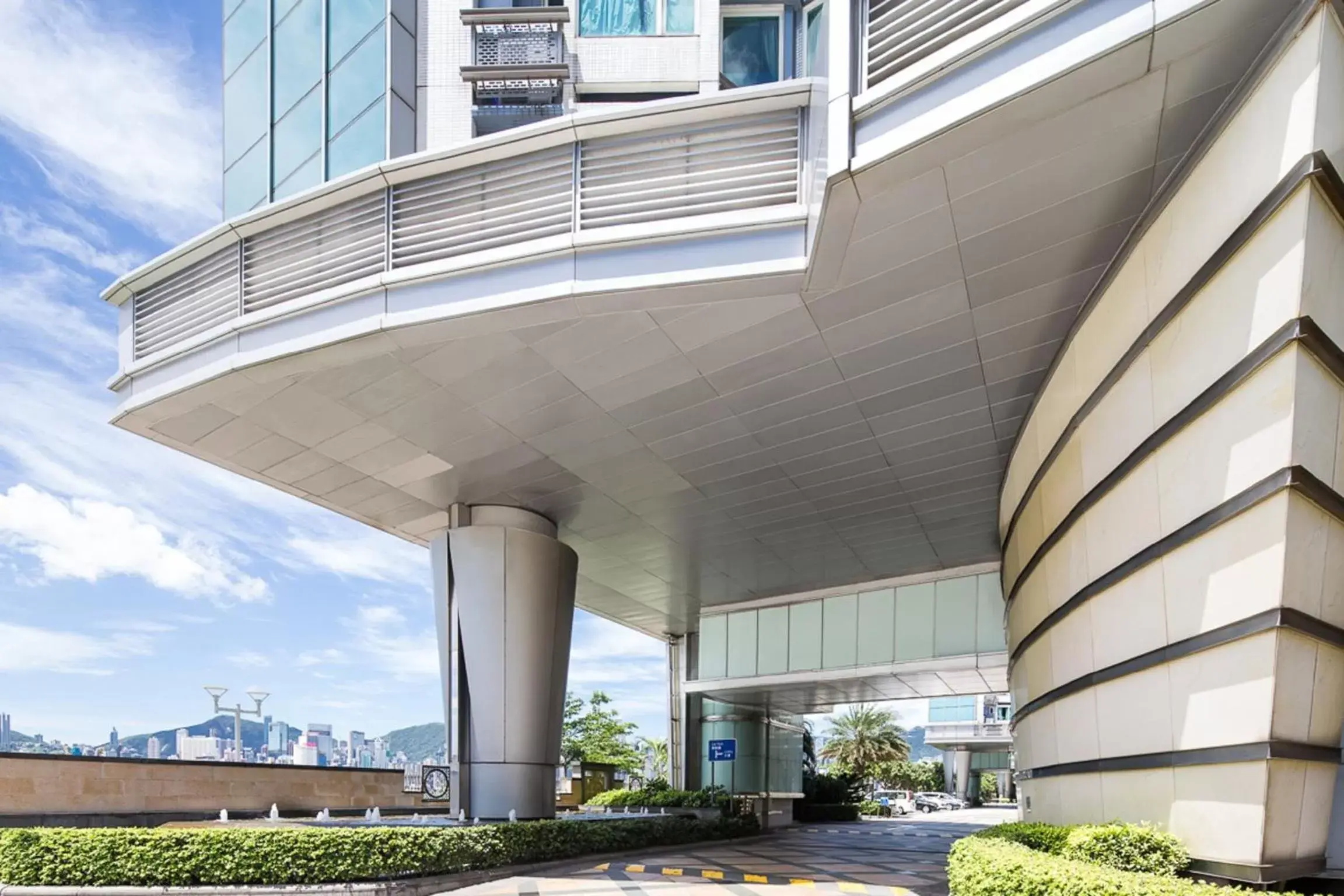 Facade/entrance, Property Building in Kowloon Harbourfront Hotel