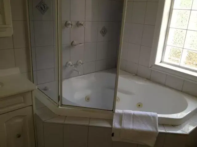 Bathroom in Georgian Court B&B Guest House