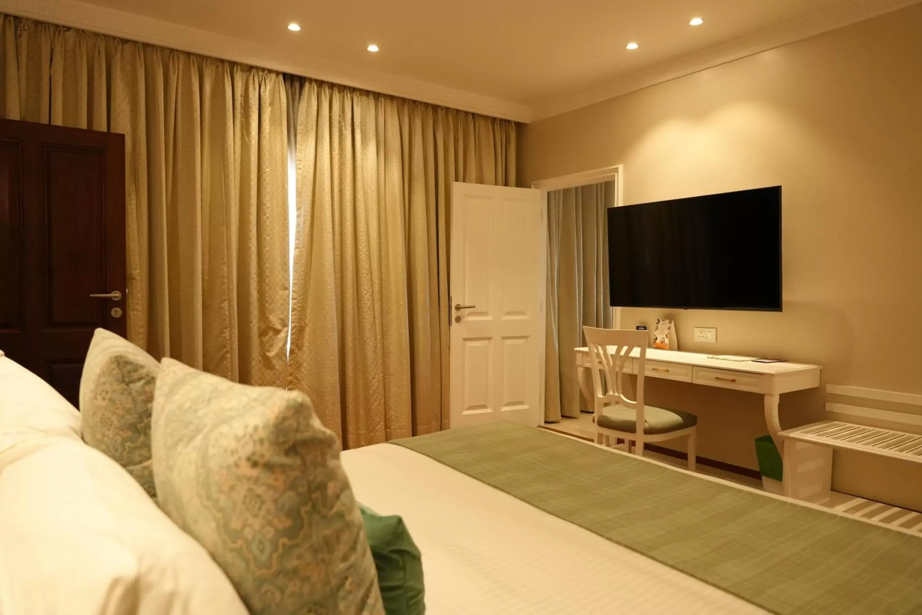 Bedroom, TV/Entertainment Center in Sun-n-Sand Shirdi