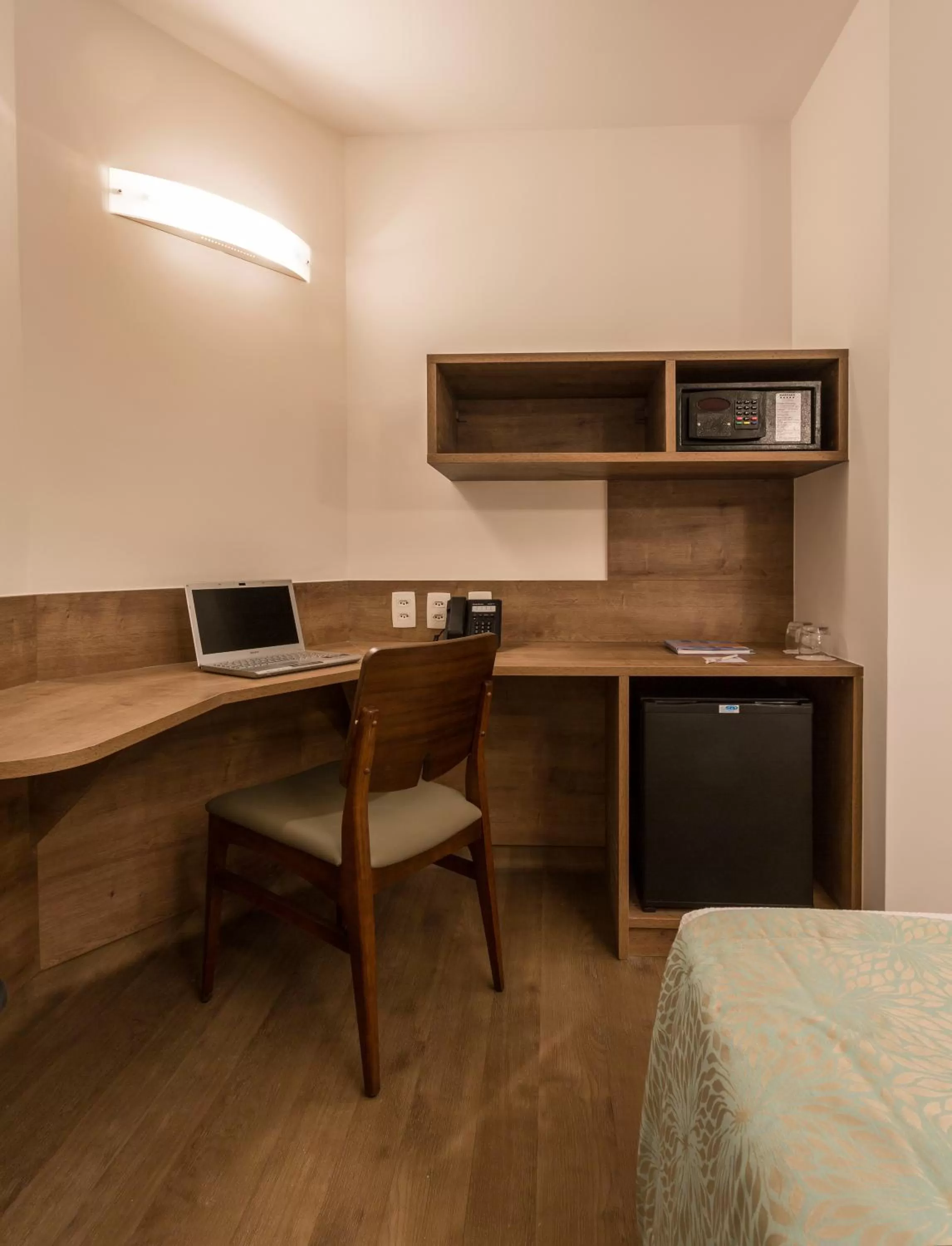 Bedroom, Bed in Sleep Inn Praia do Canto