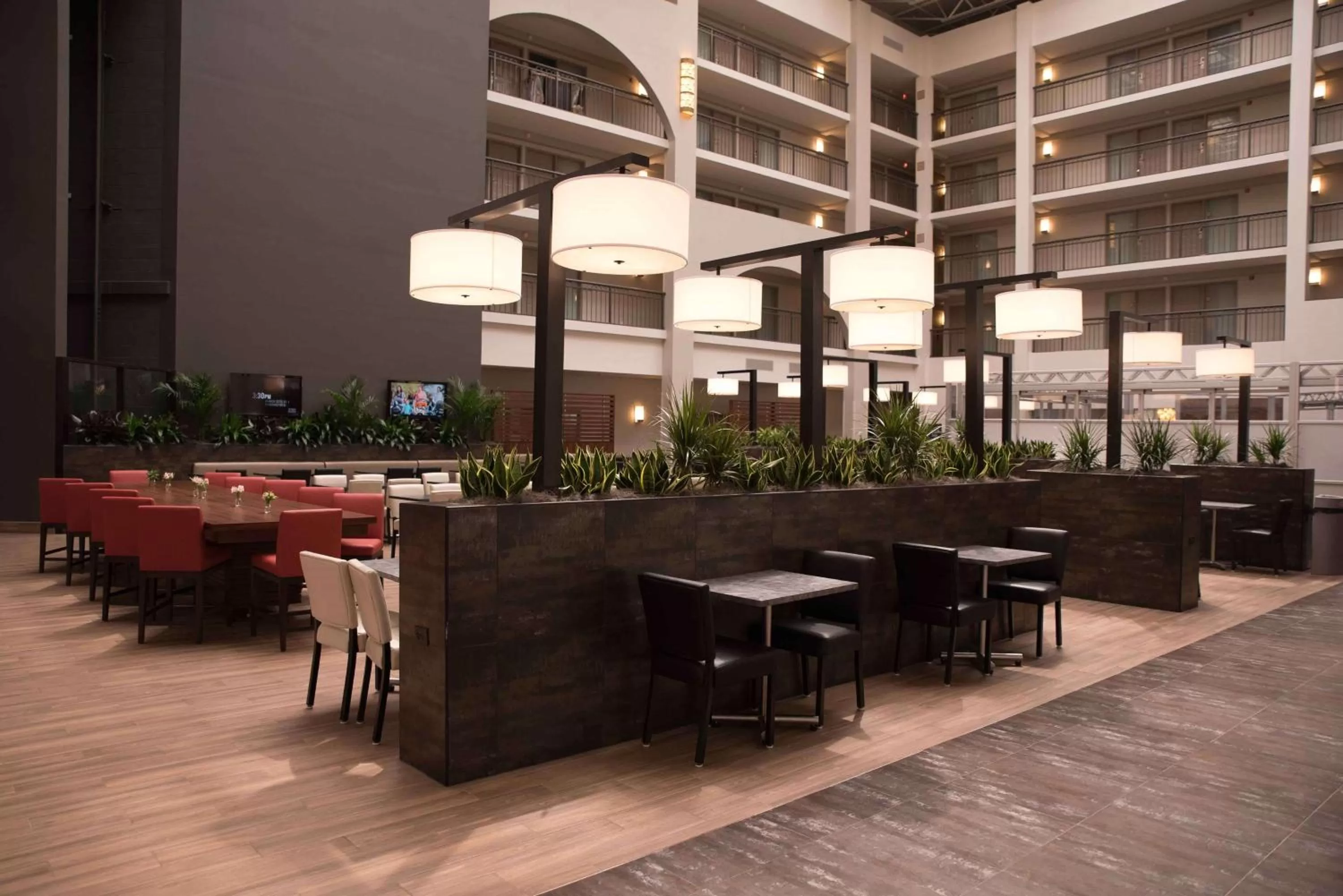 Restaurant/places to eat in Embassy Suites by Hilton Detroit - Livonia/Novi