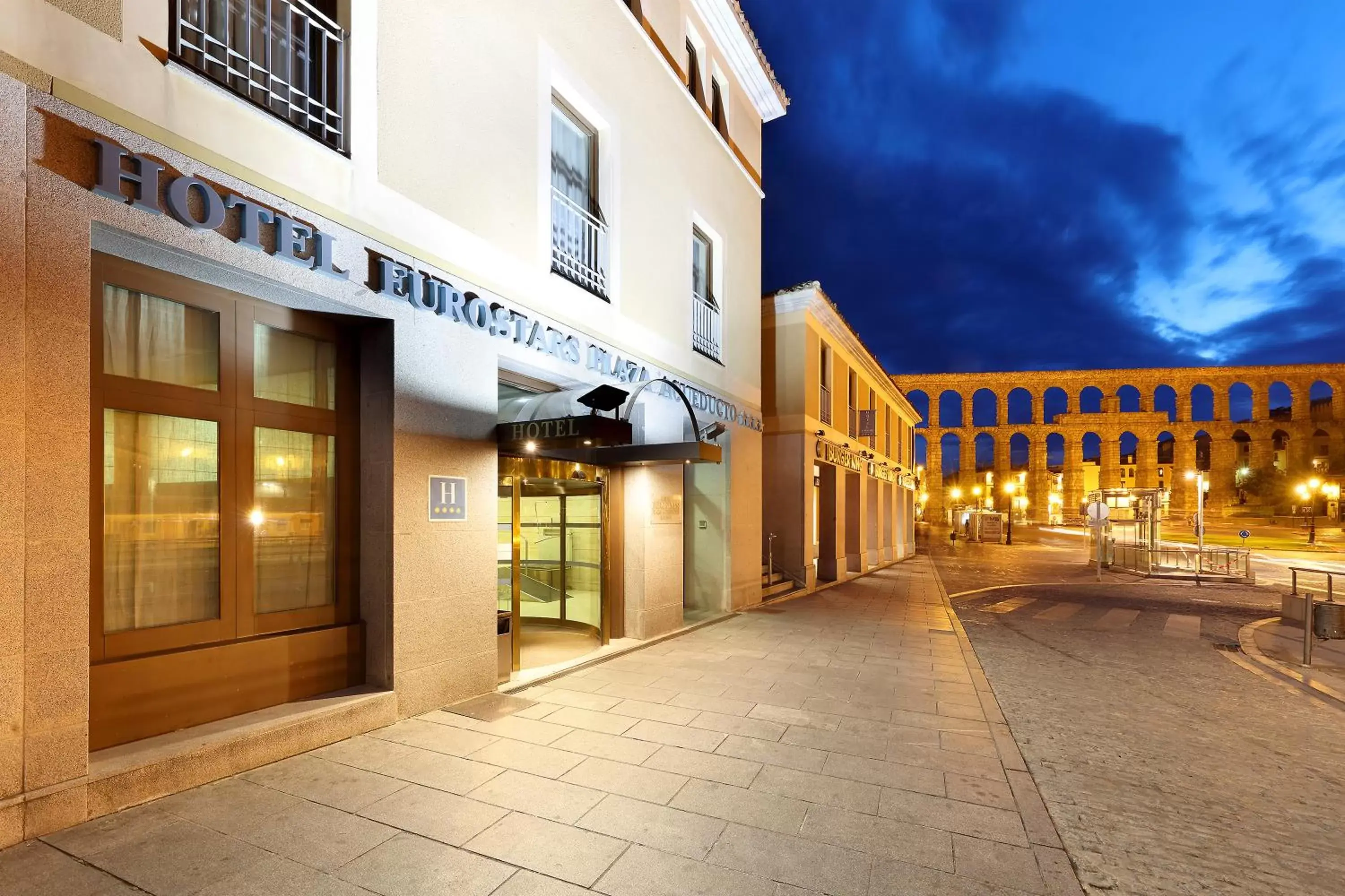 Property Building in Eurostars Plaza Acueducto