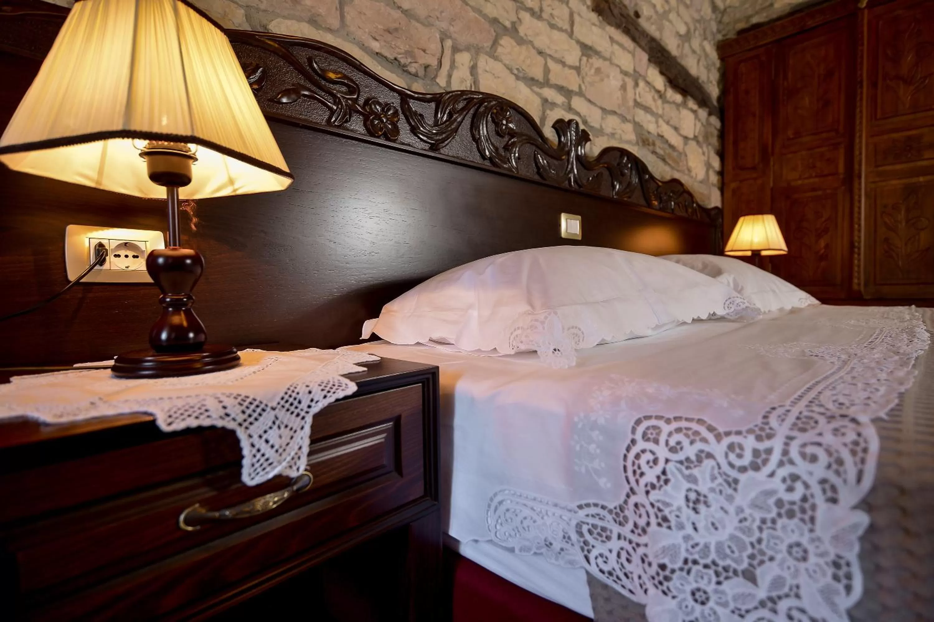 Decorative detail, Bed in Hotel Kalemi 2