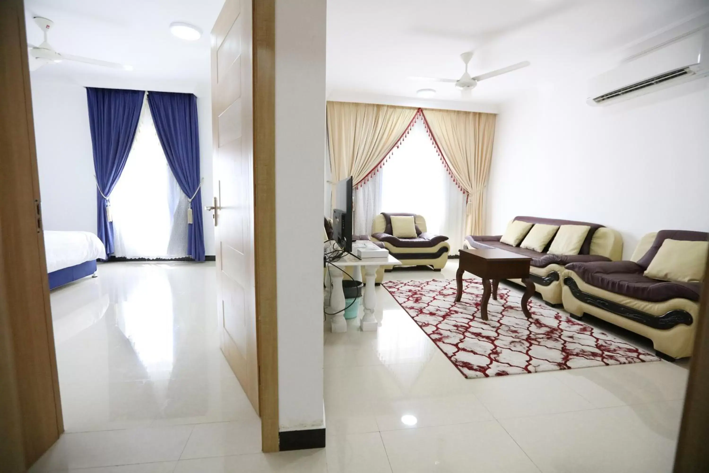 Photo of the whole room, Seating Area in Al Rayyan Hotel Apartments Muscat