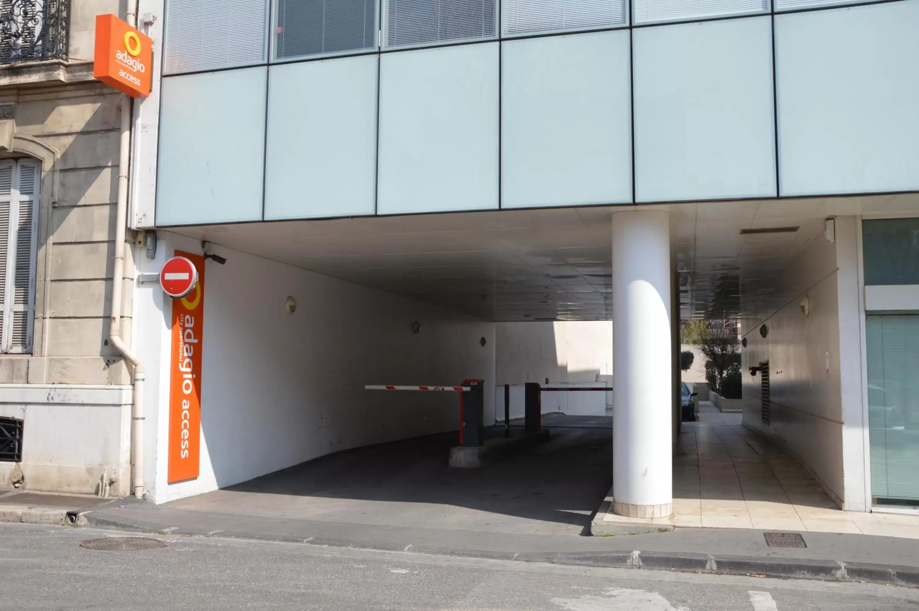 Facade/entrance in Aparthotel Adagio Access Marseille Prado Périer
