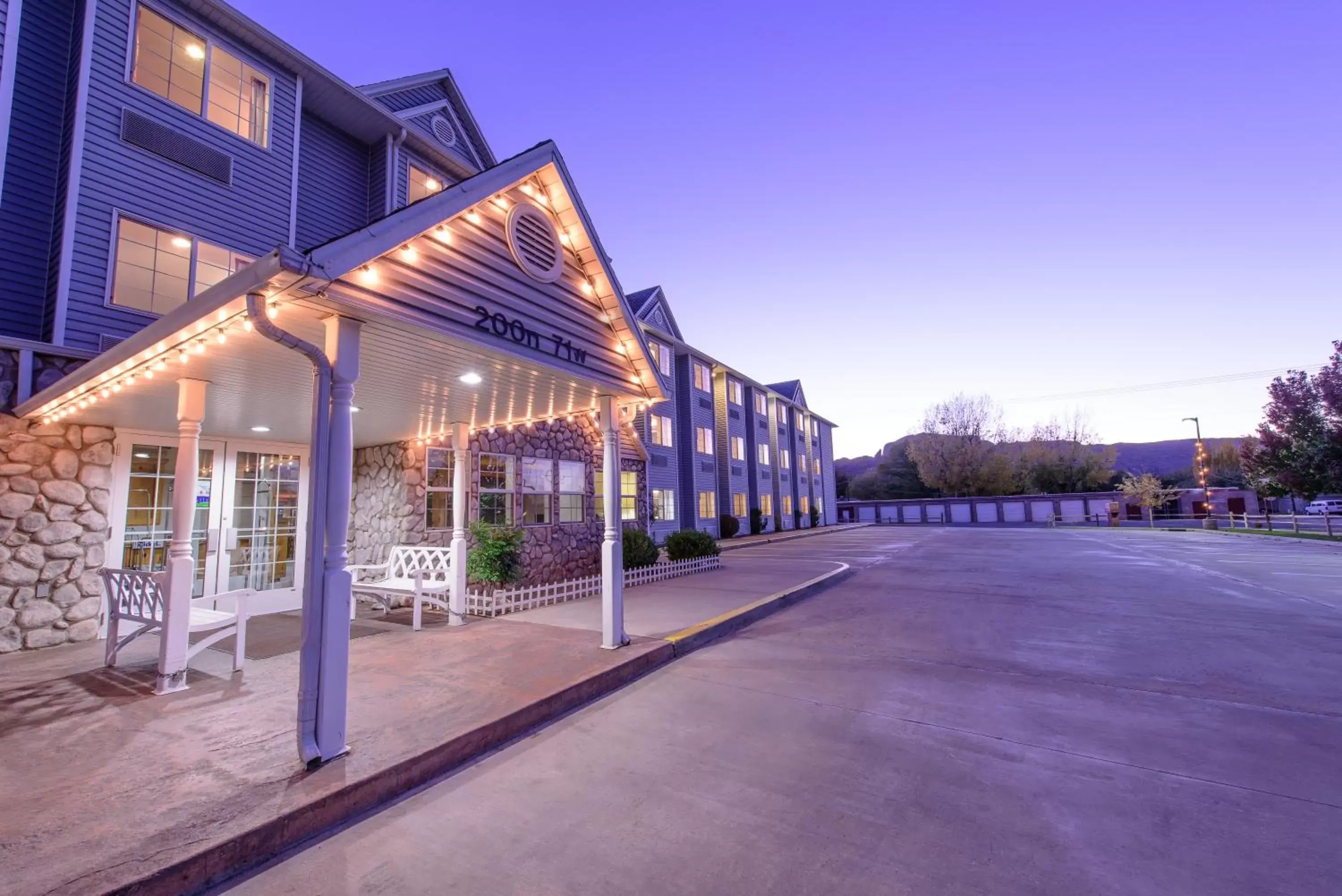 Property building in River Canyon Lodge Property building in River Canyon Lodge