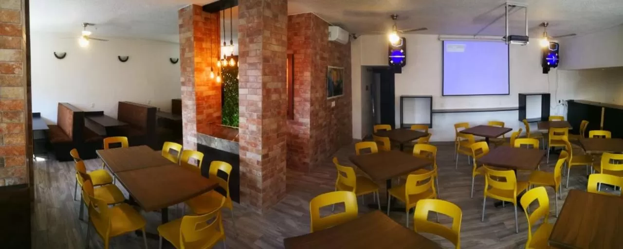 Restaurant/places to eat in Hotel delf-inn