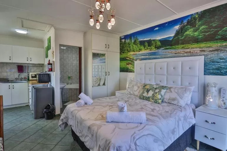 Deluxe Double Room with Balcony in Queensburgh B&B or Self Catering