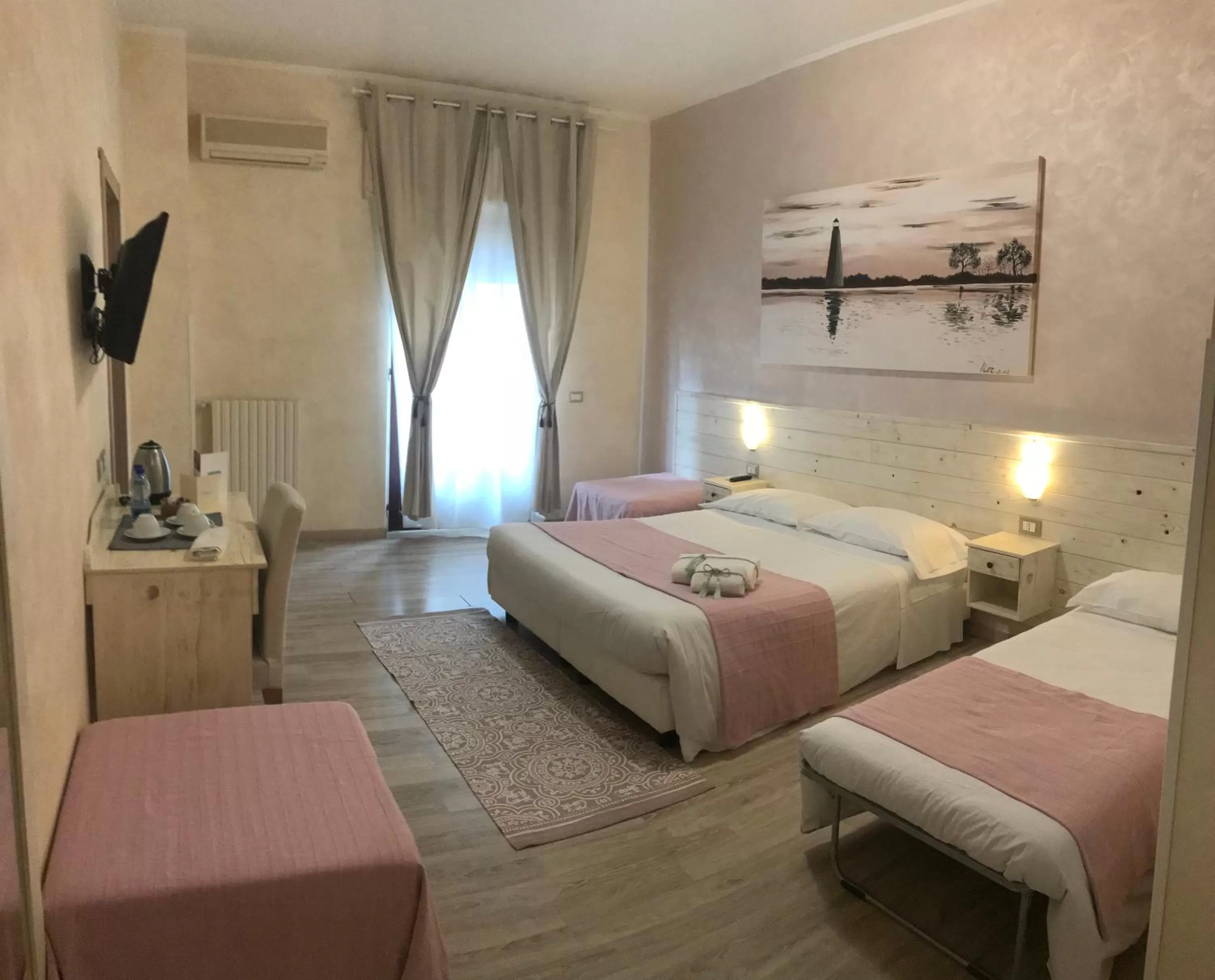 Bed in Fiumicino Airport B&B Deluxe
