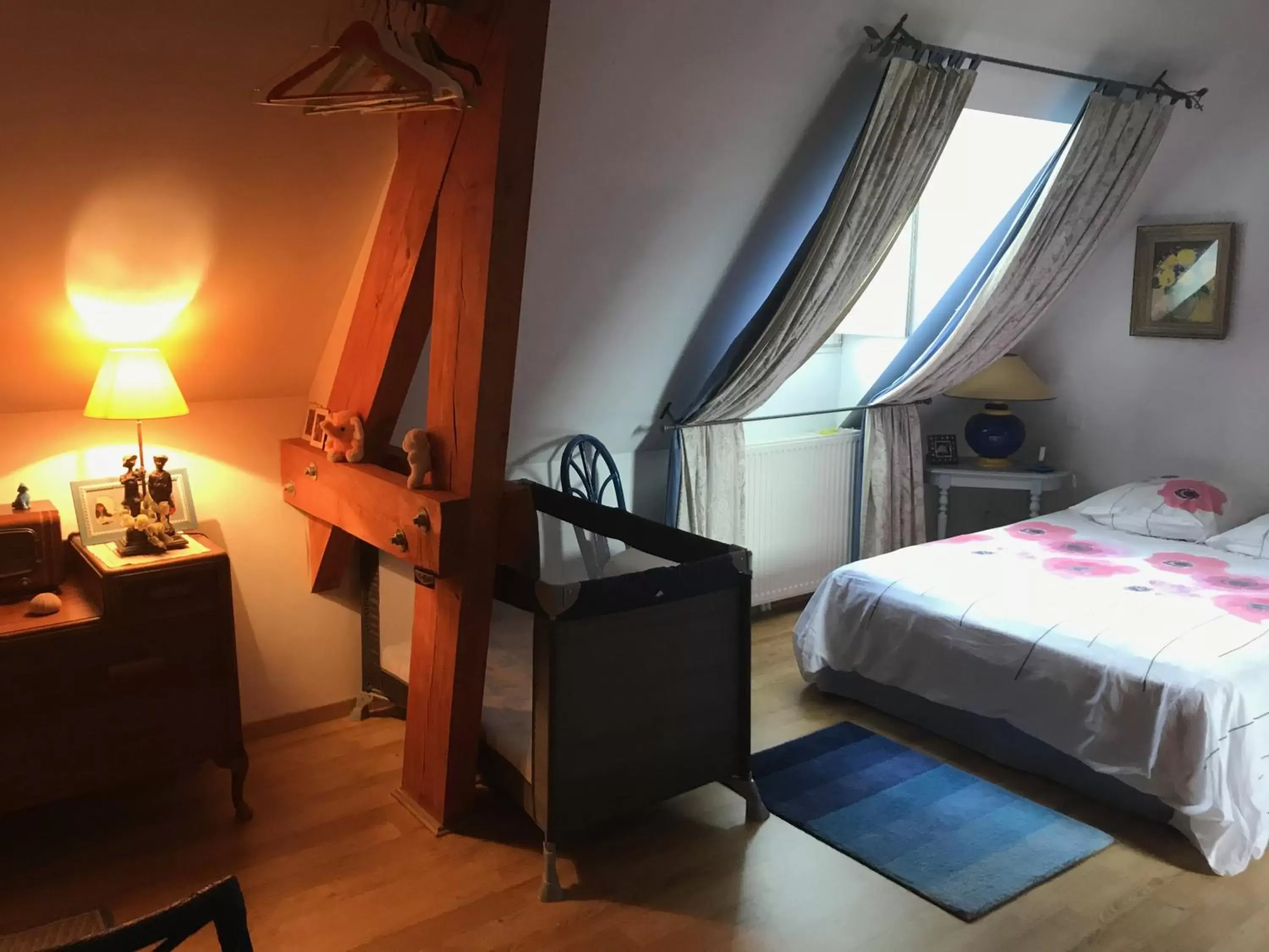 Photo of the whole room, Bed in La Maison du Parc