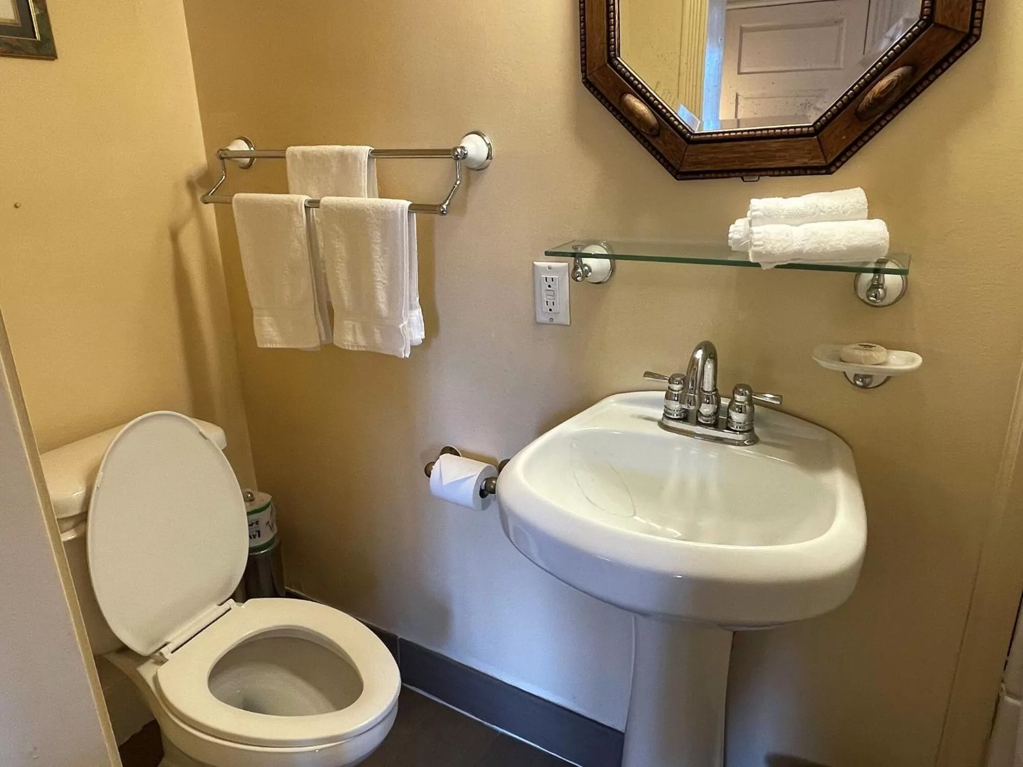 Bathroom in Orcas Hotel