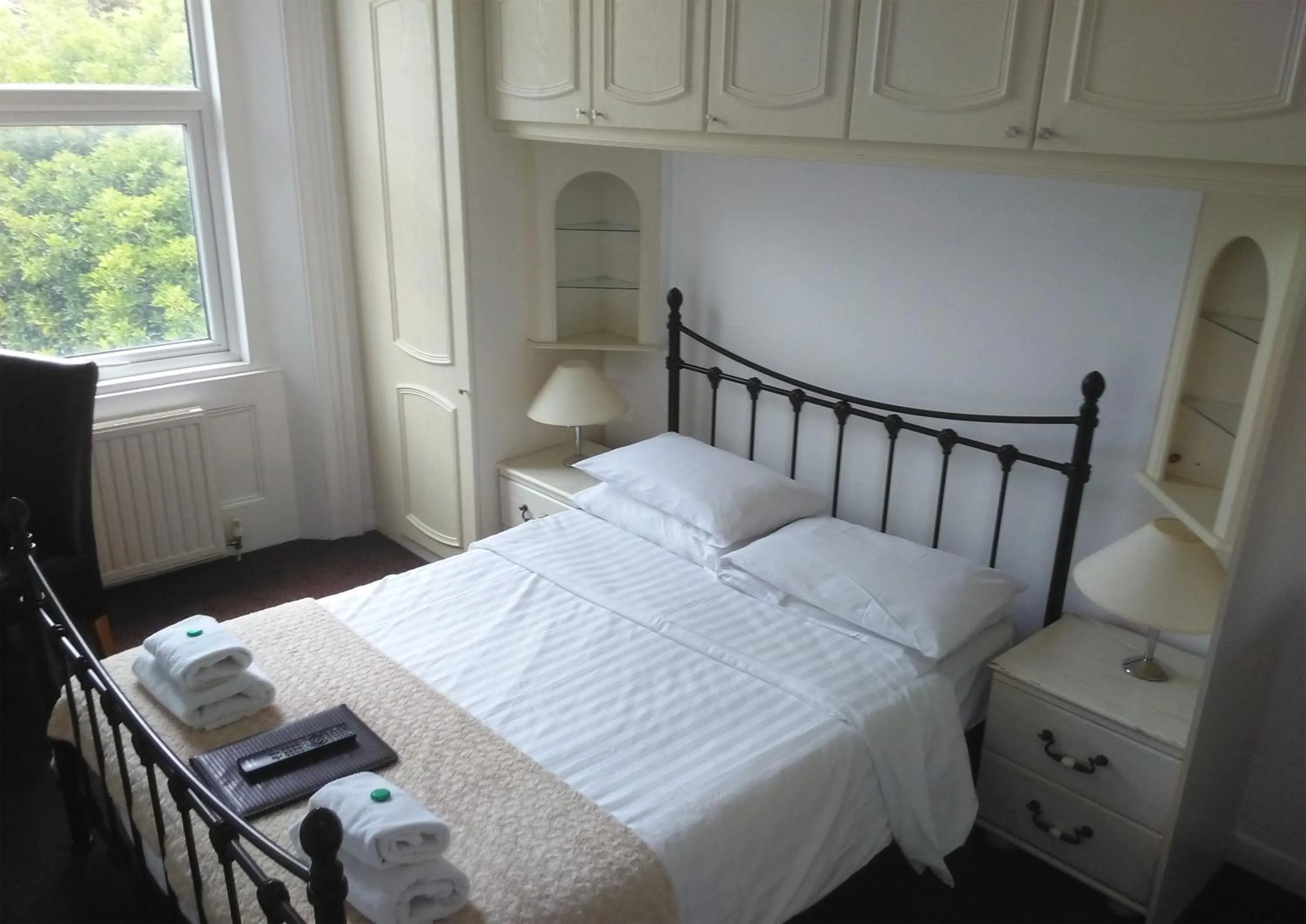 Photo of the whole room in Seafield House