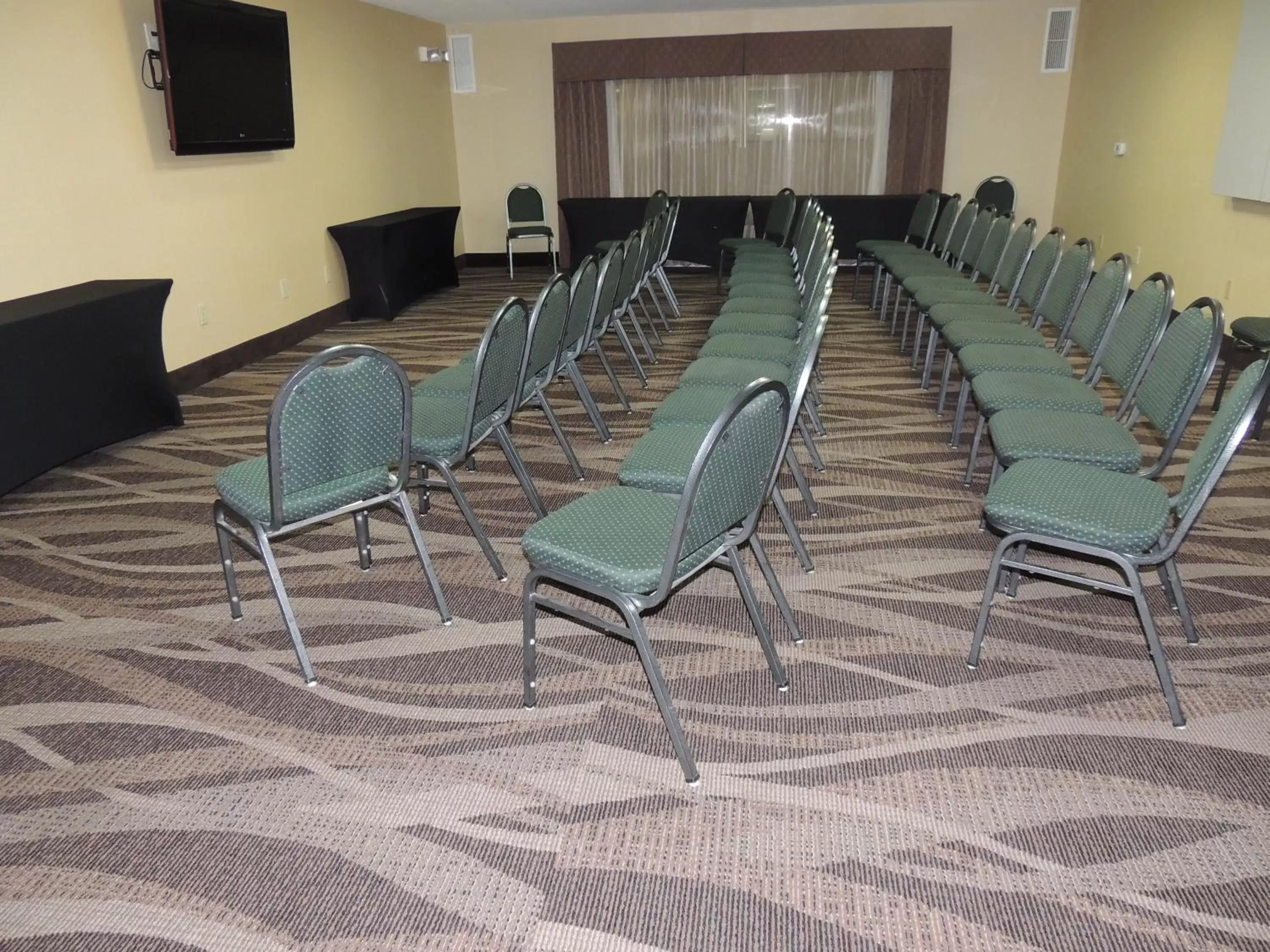 Meeting/conference room in Holiday Inn Express Trussville, an IHG Hotel