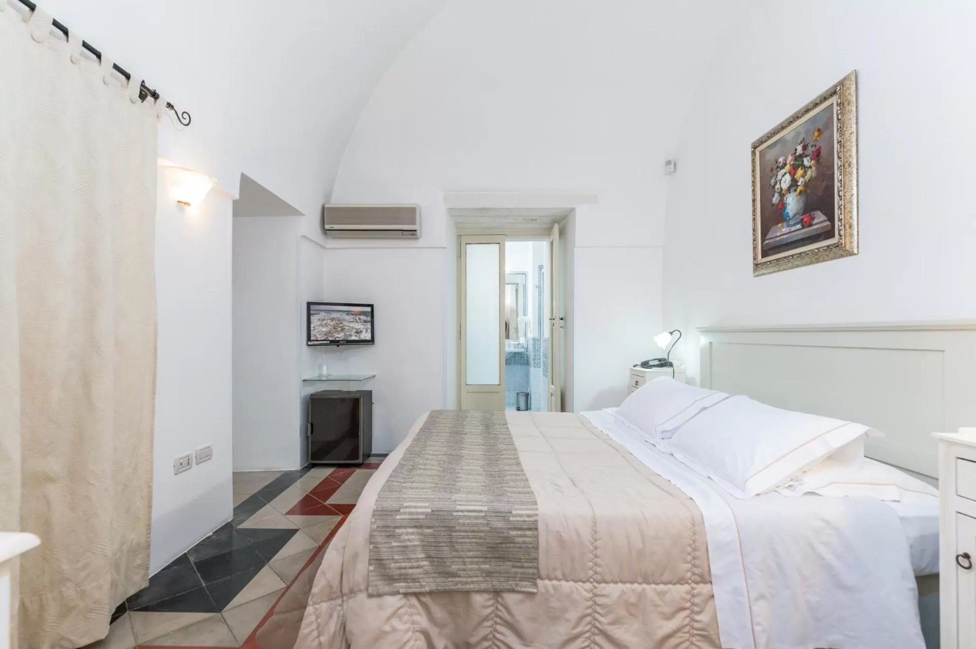 Photo of the whole room, Bed in Hotel La Terra