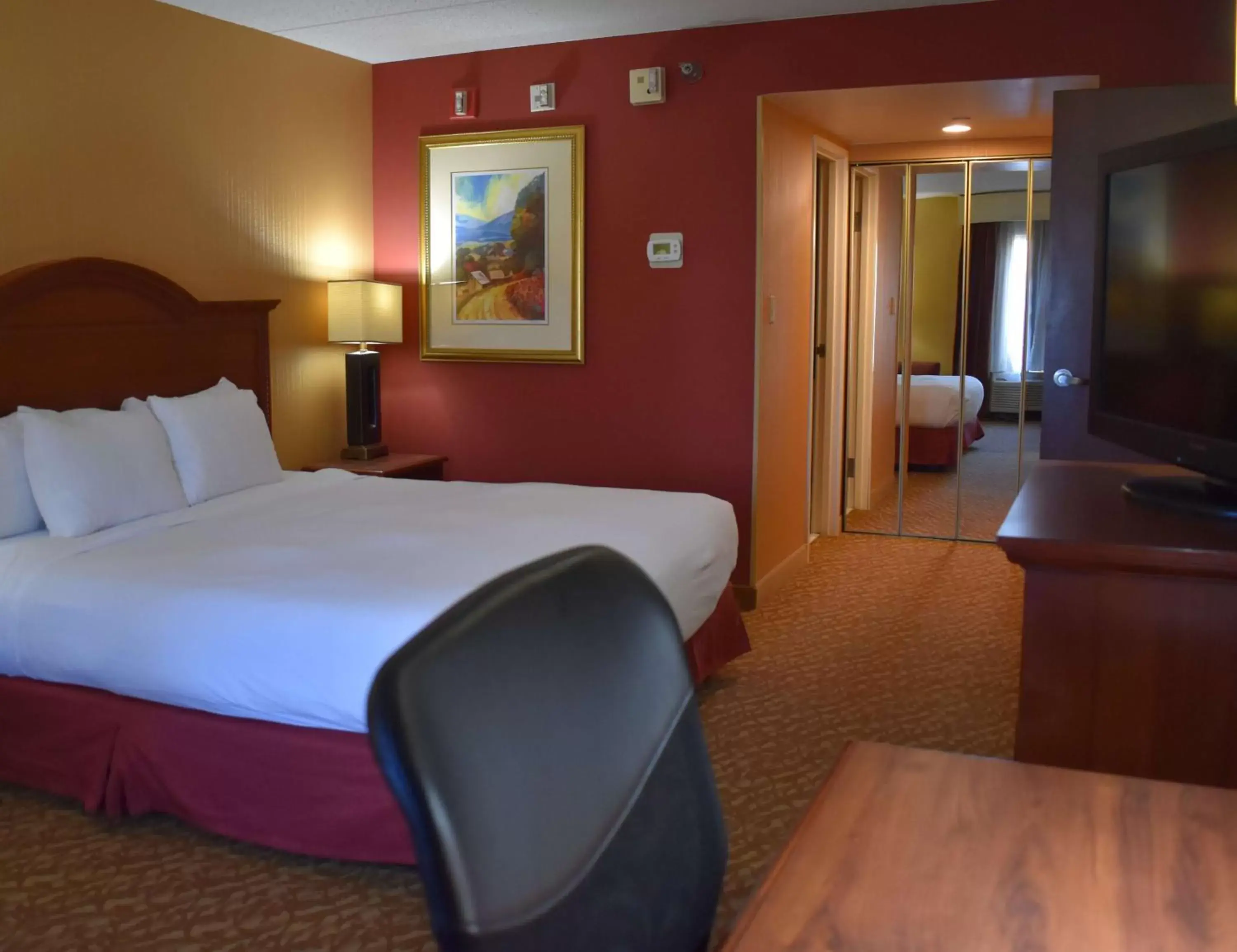 Bedroom, Bed in DoubleTree by Hilton Biltmore/Asheville