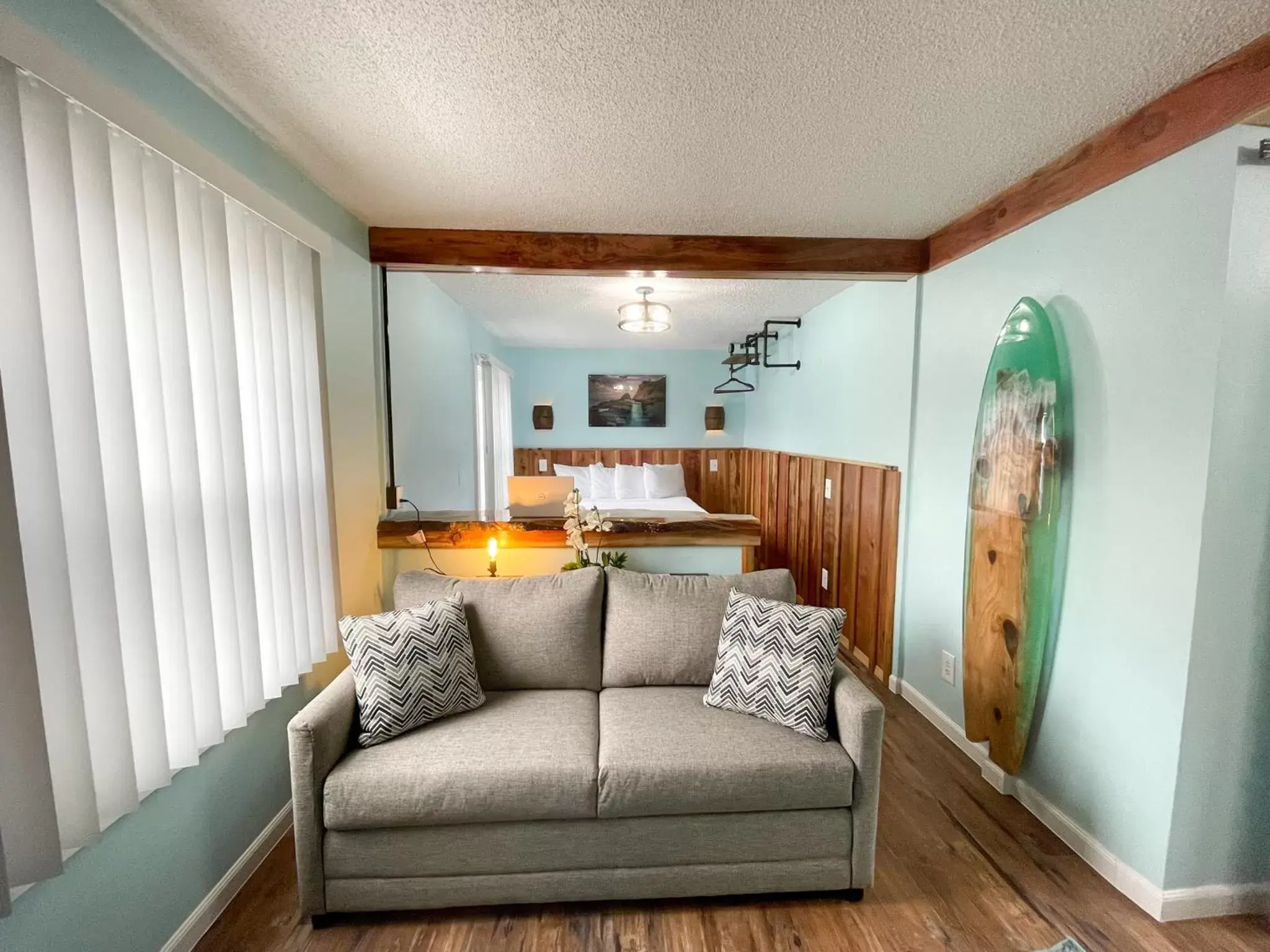 Living room, Seating Area in The Anchorage Motel