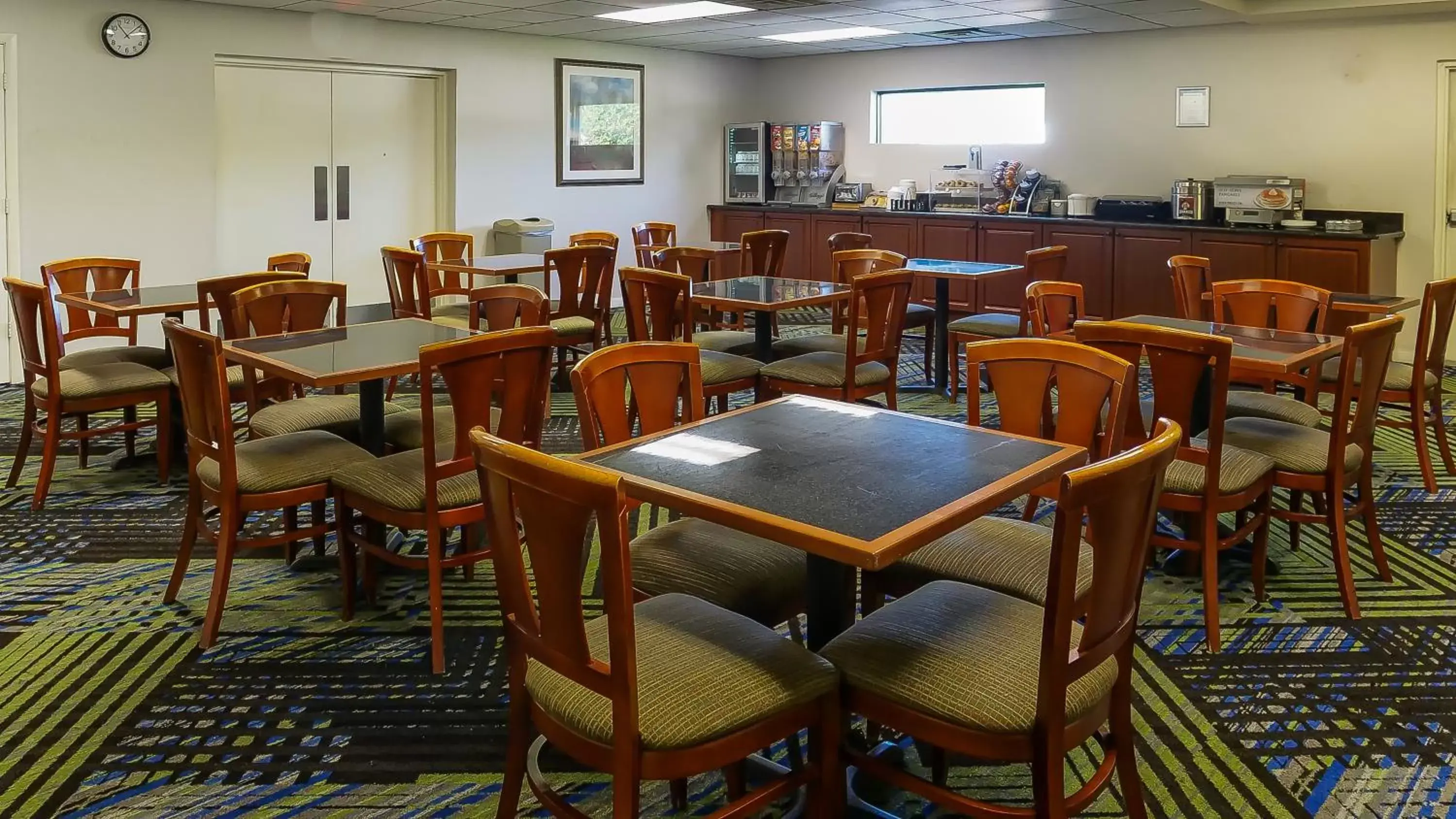 Banquet/Function facilities, Restaurant/Places to Eat in Hotel South Tampa & Suites