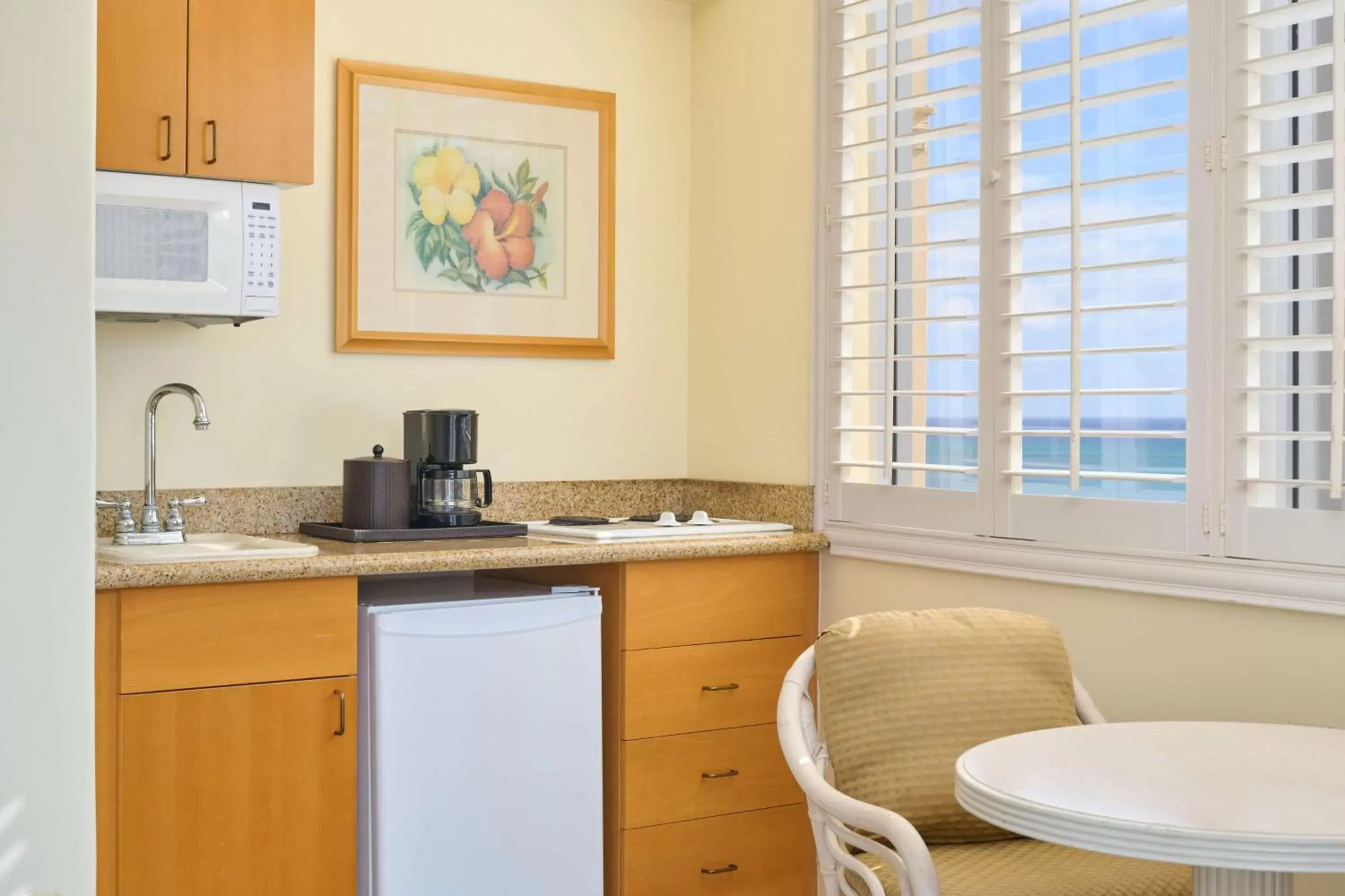 Kitchen or kitchenette in OHANA Waikiki East by OUTRIGGER
