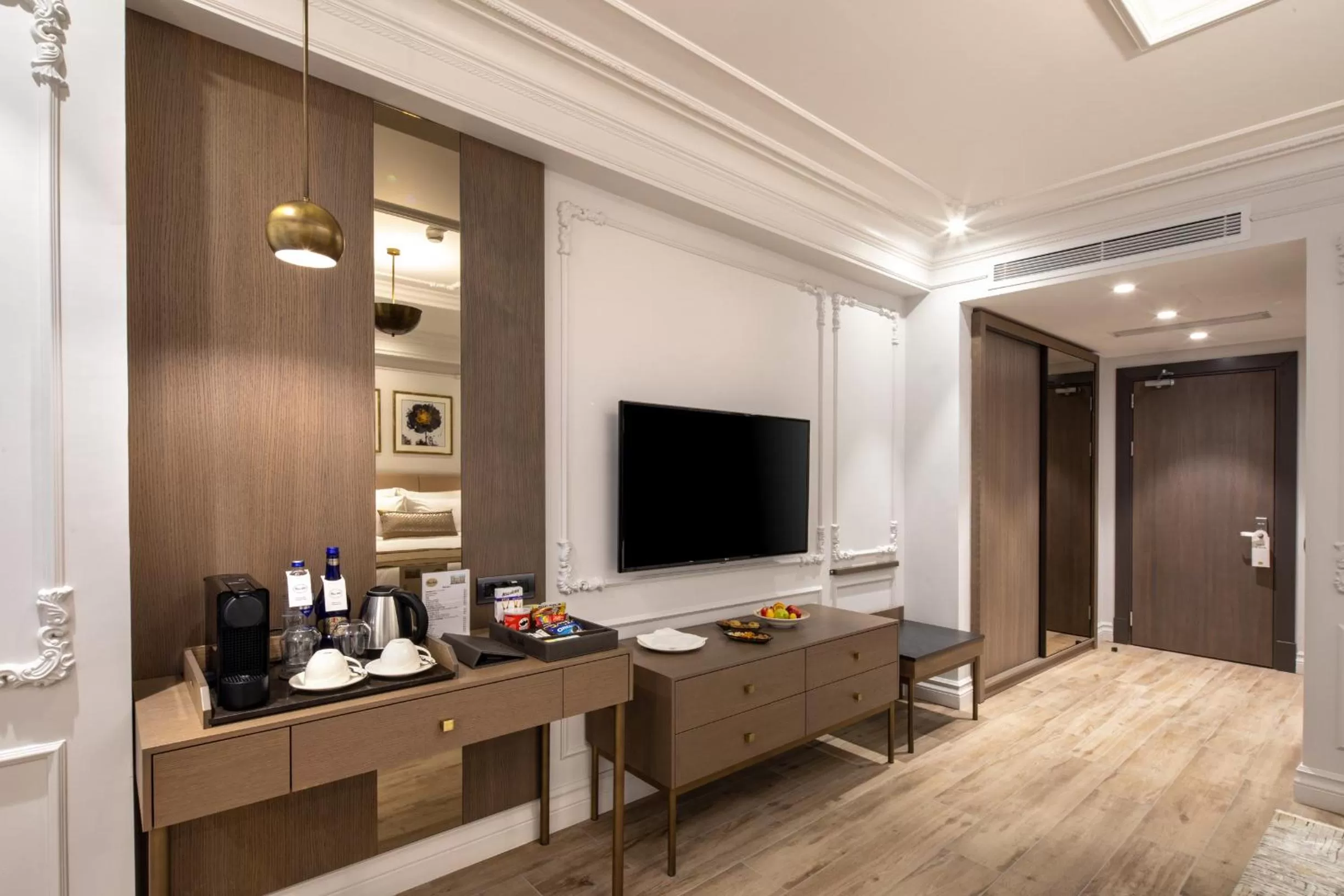 TV and multimedia in Mula Hotel