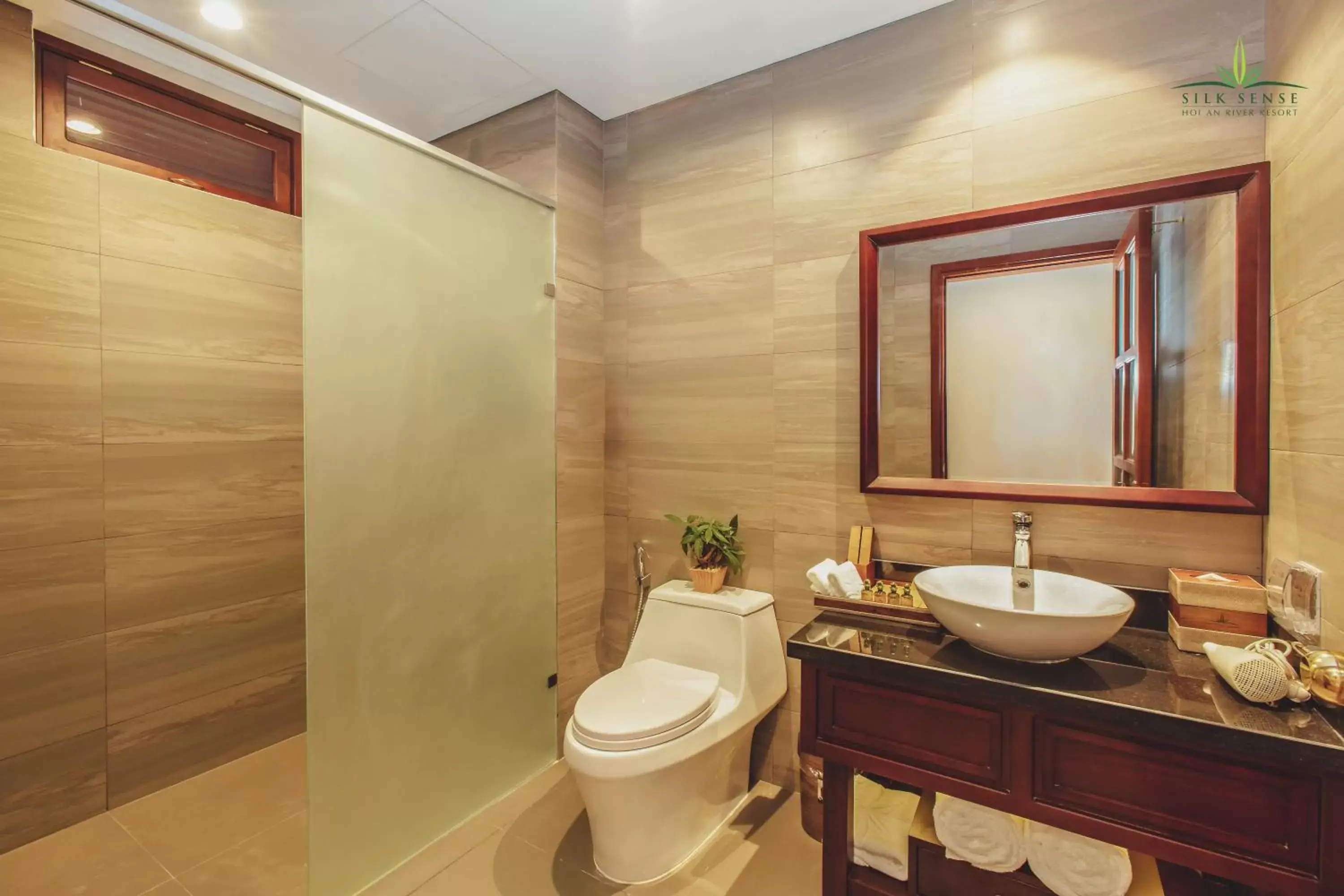 Bathroom in Silk Sense Hoi An River Resort
