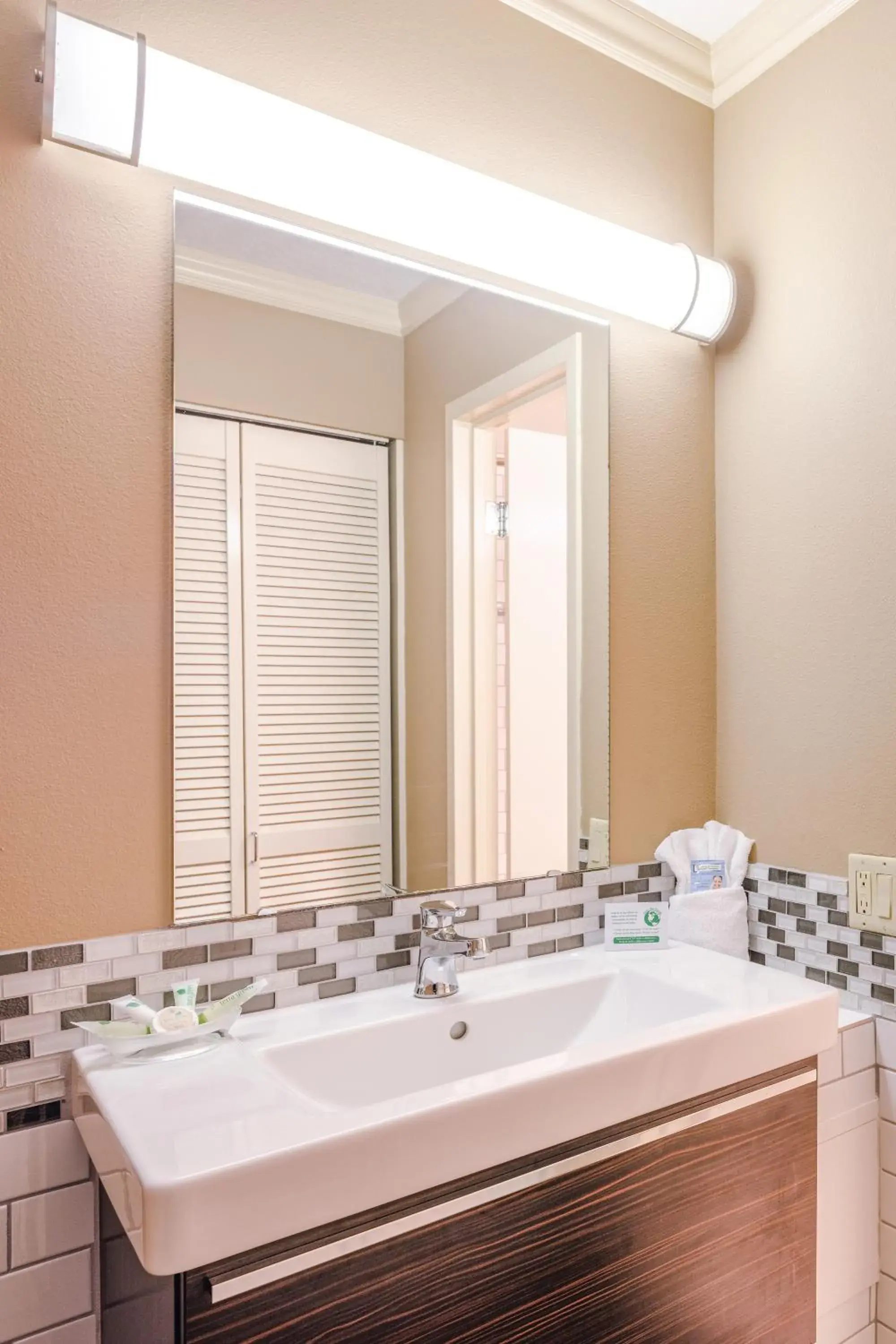 Bathroom in University Place Hotel